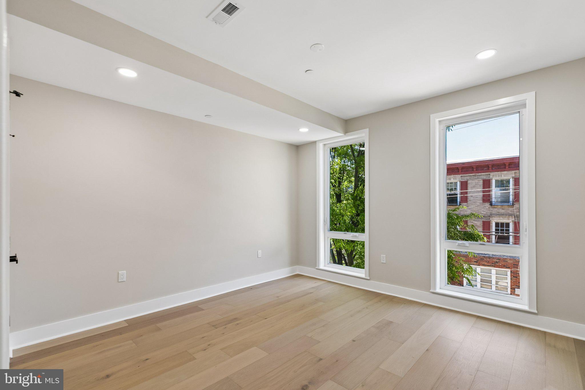 PASSYUNK SQUARE - Residential