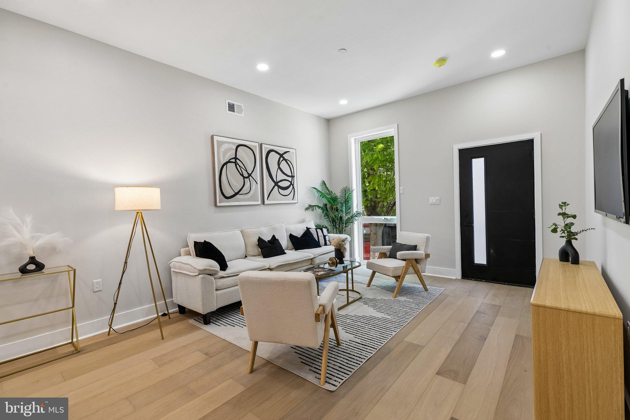PASSYUNK SQUARE - Residential