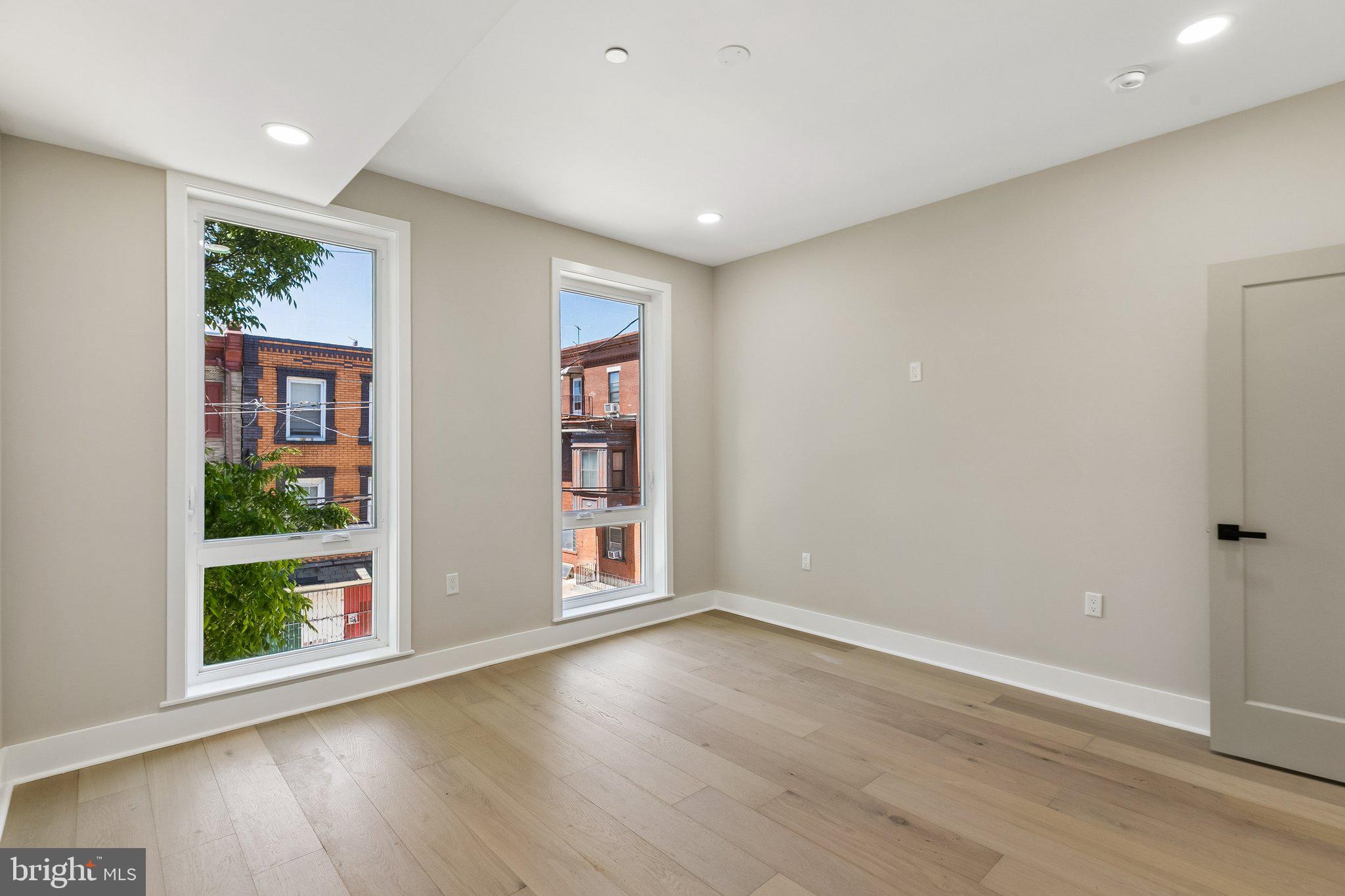 PASSYUNK SQUARE - Residential