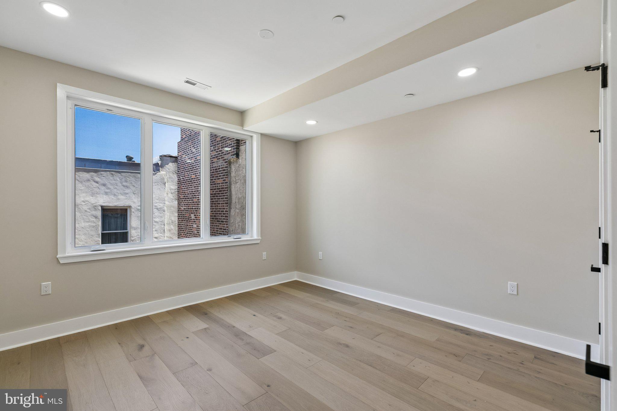 PASSYUNK SQUARE - Residential