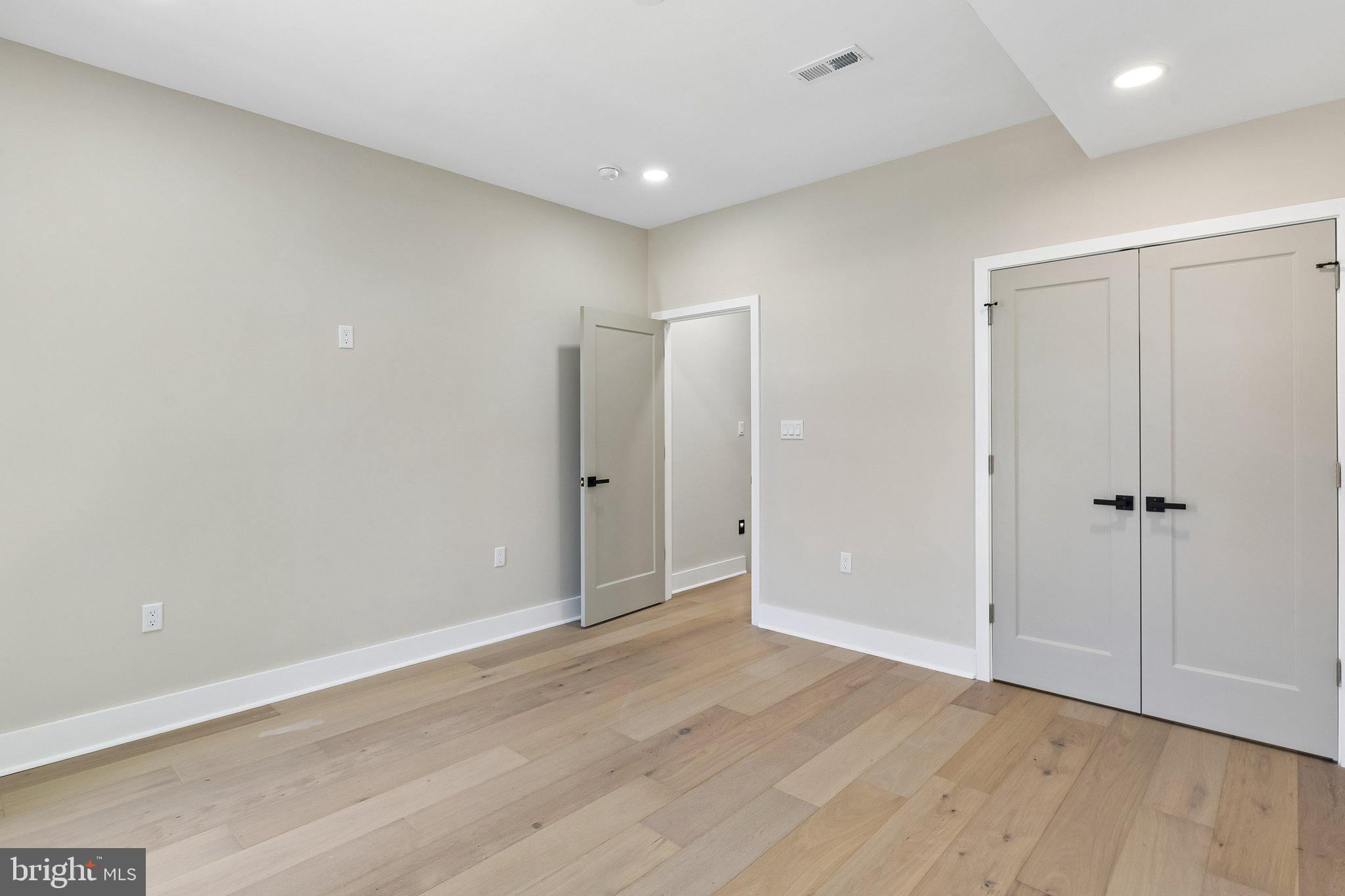 PASSYUNK SQUARE - Residential