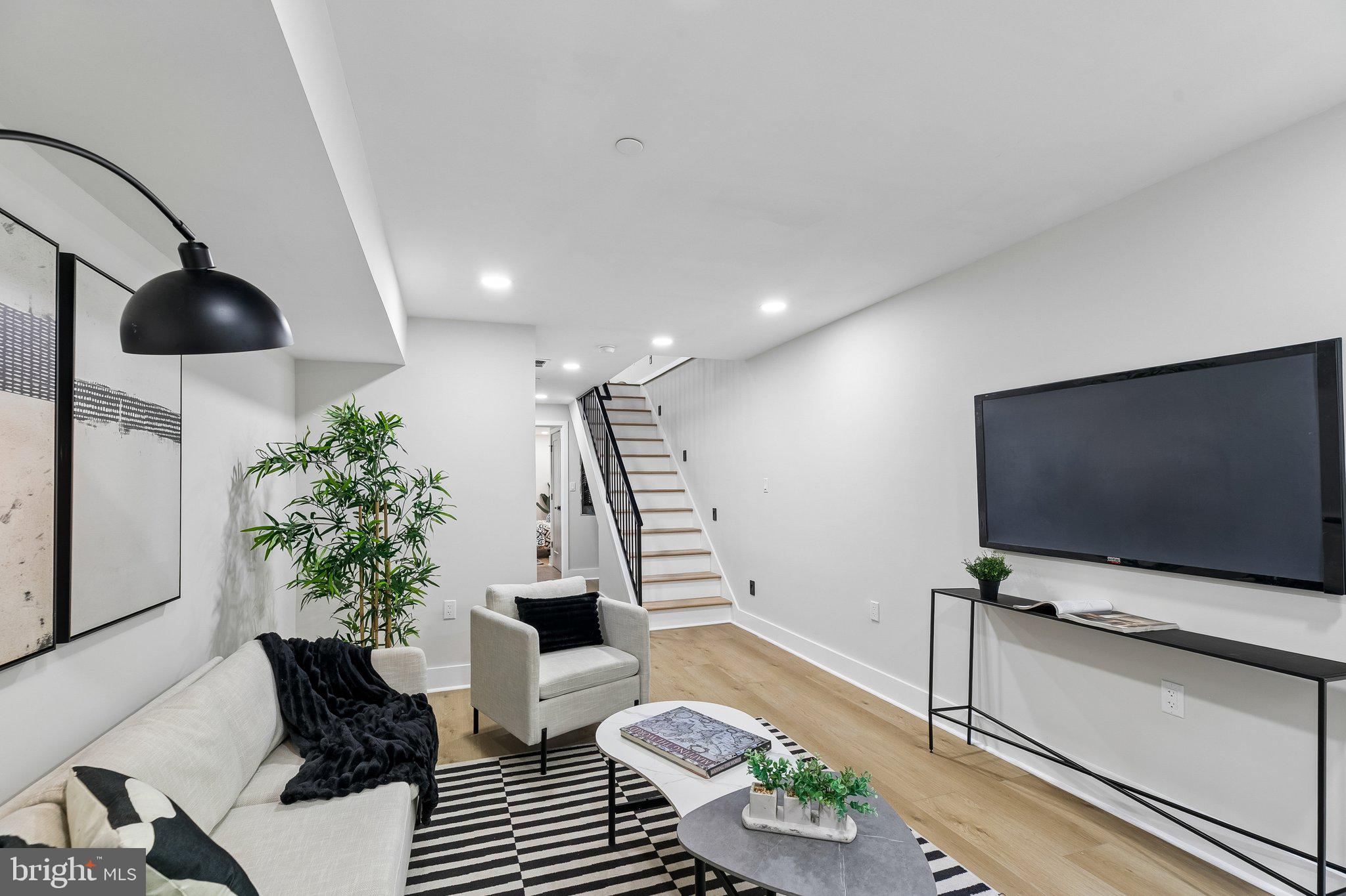 PASSYUNK SQUARE - Residential