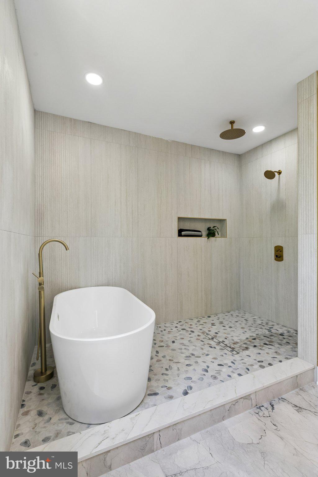 PASSYUNK SQUARE - Residential