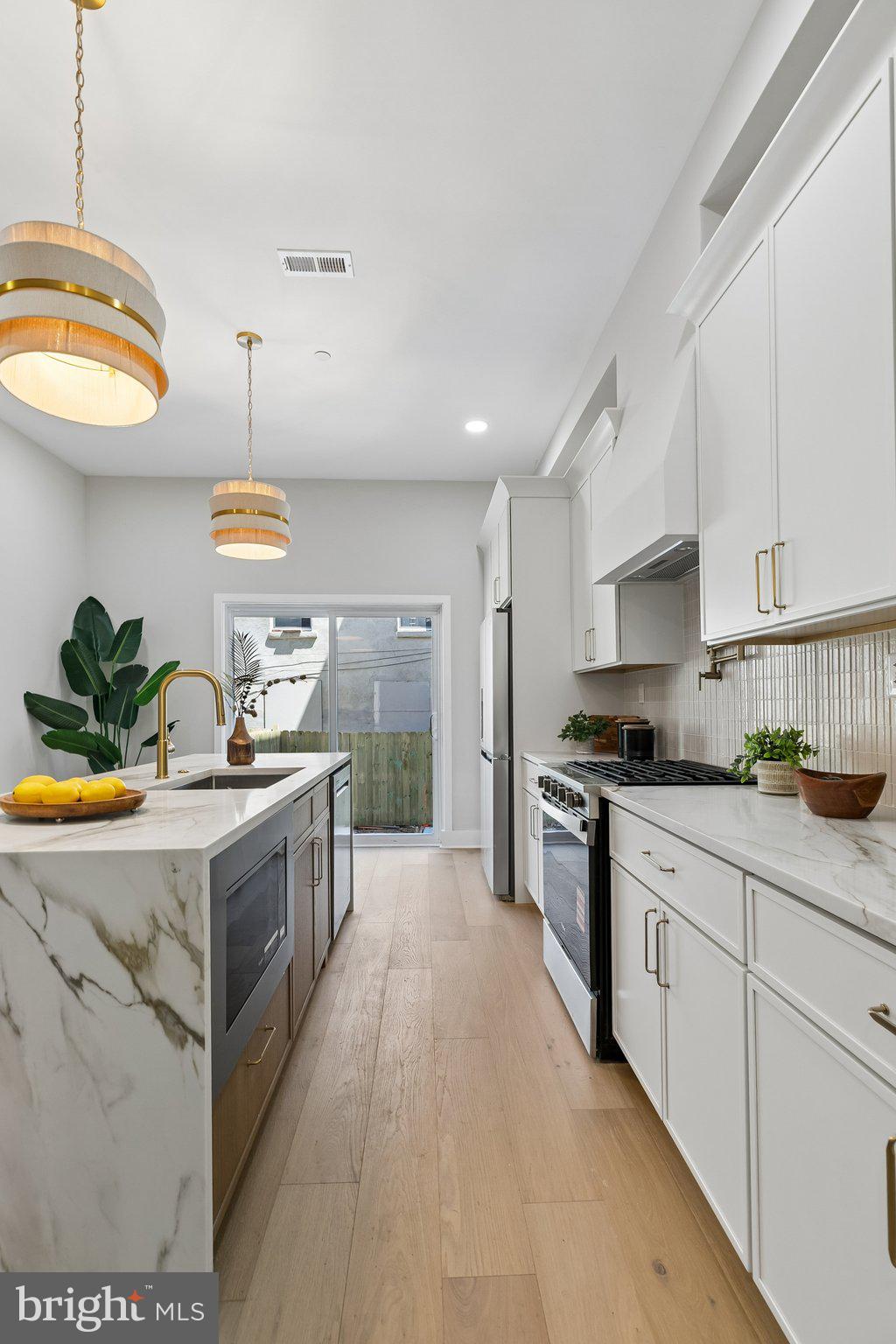 PASSYUNK SQUARE - Residential