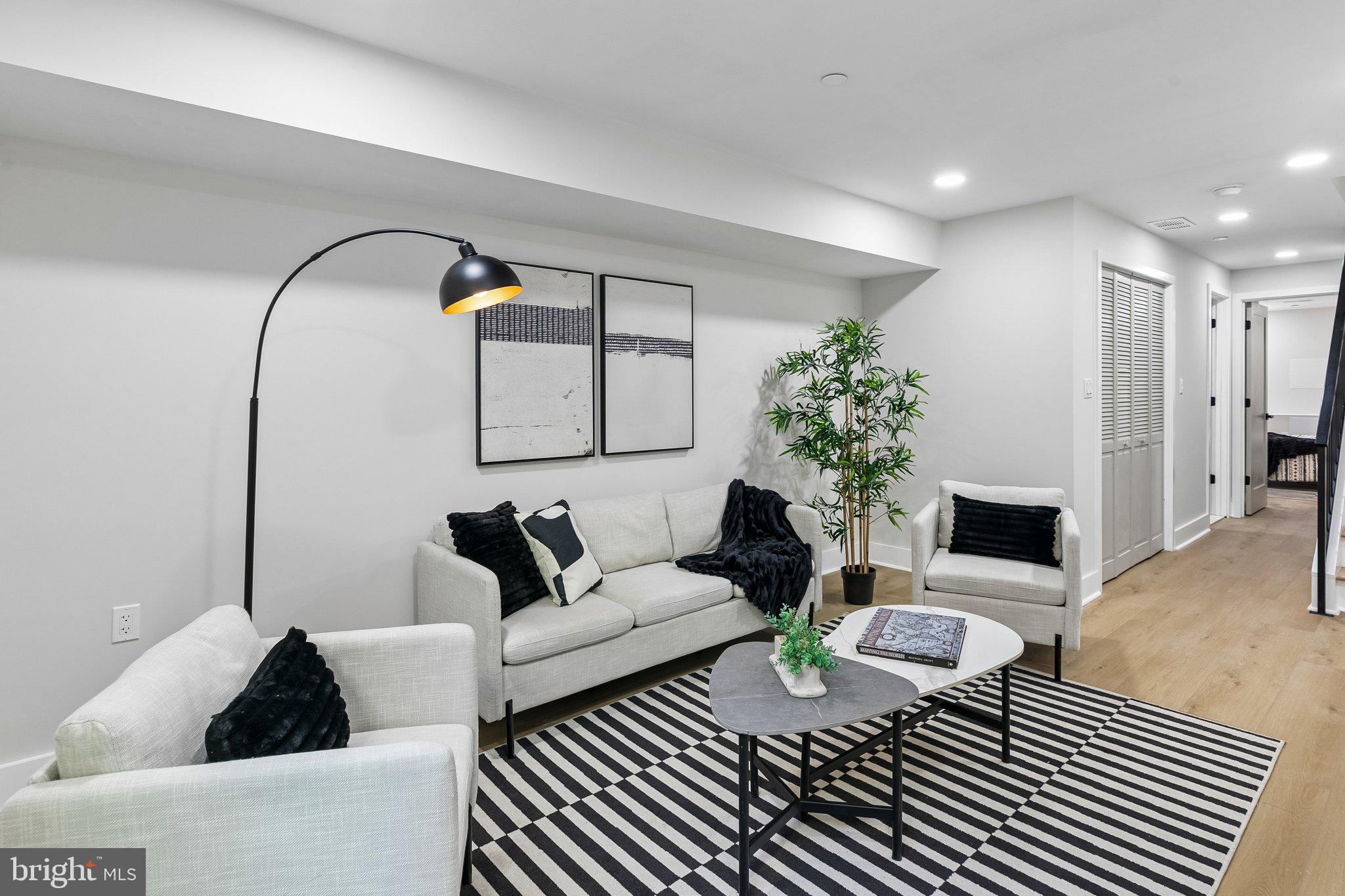 PASSYUNK SQUARE - Residential
