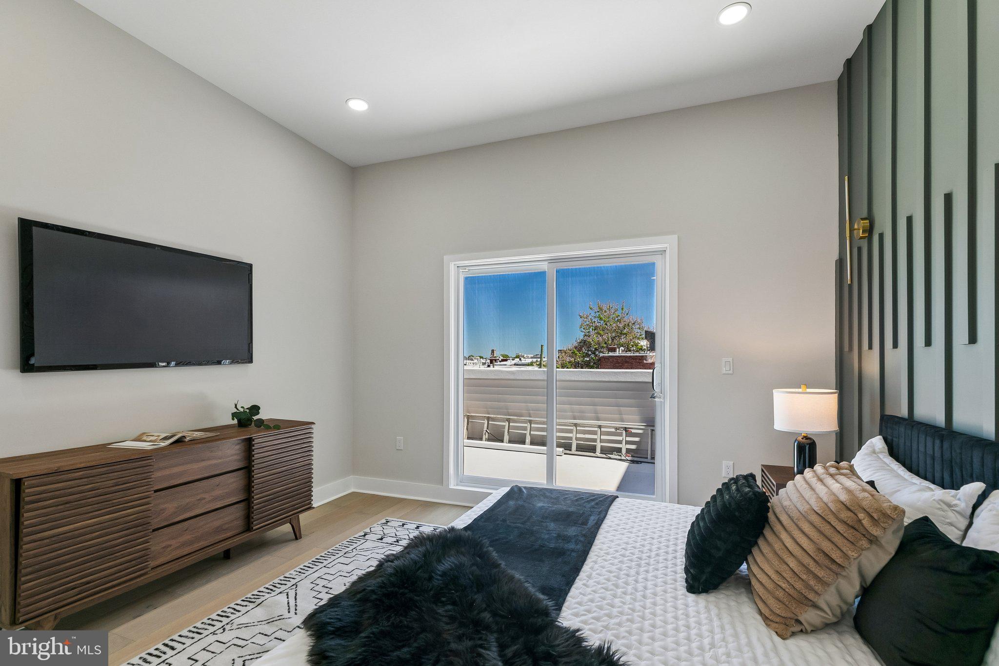 PASSYUNK SQUARE - Residential