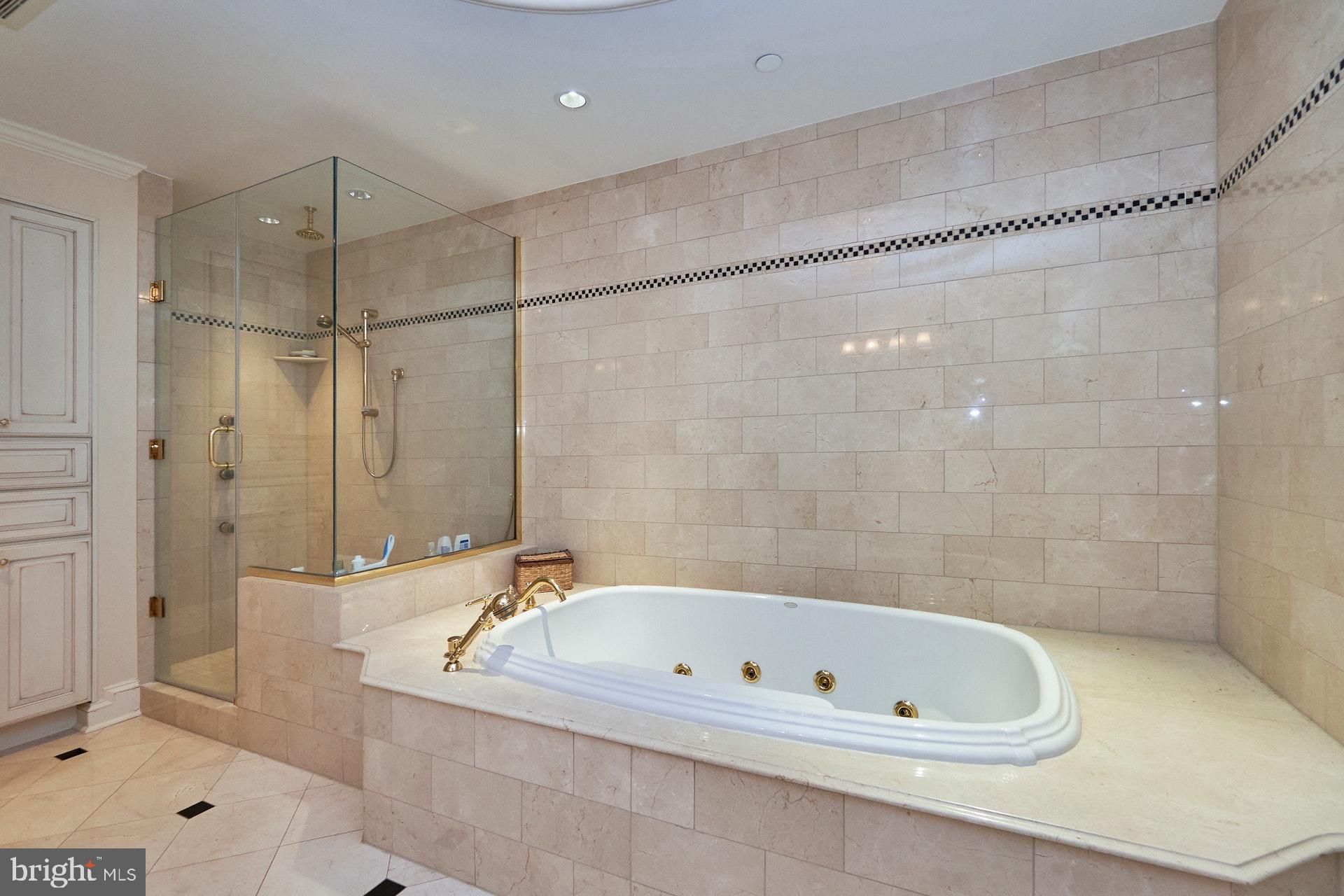 MEMORIAL PARK - Residential