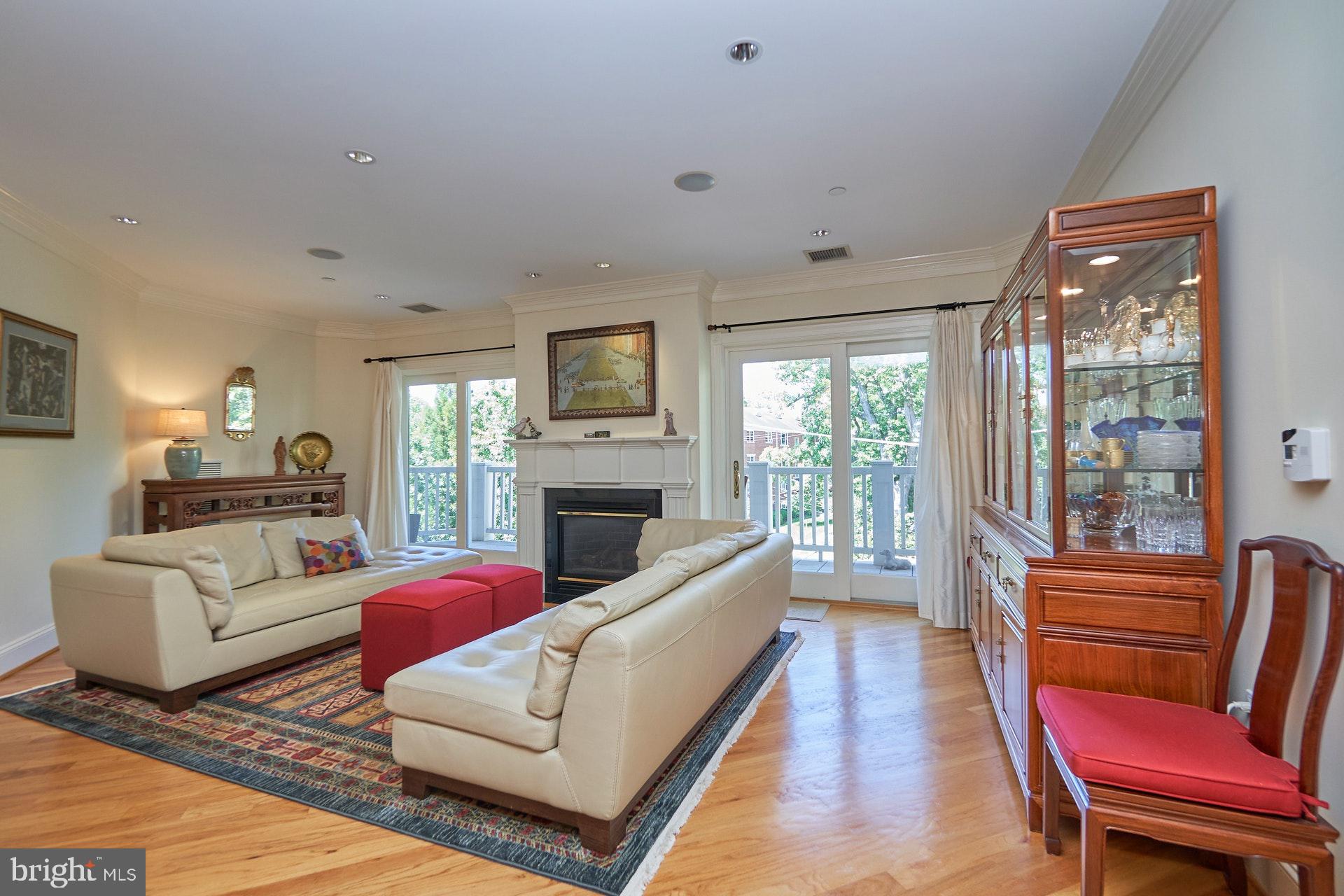 MEMORIAL PARK - Residential