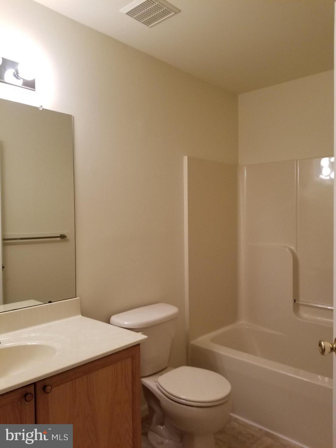 COUNTY GREEN - Residential Lease