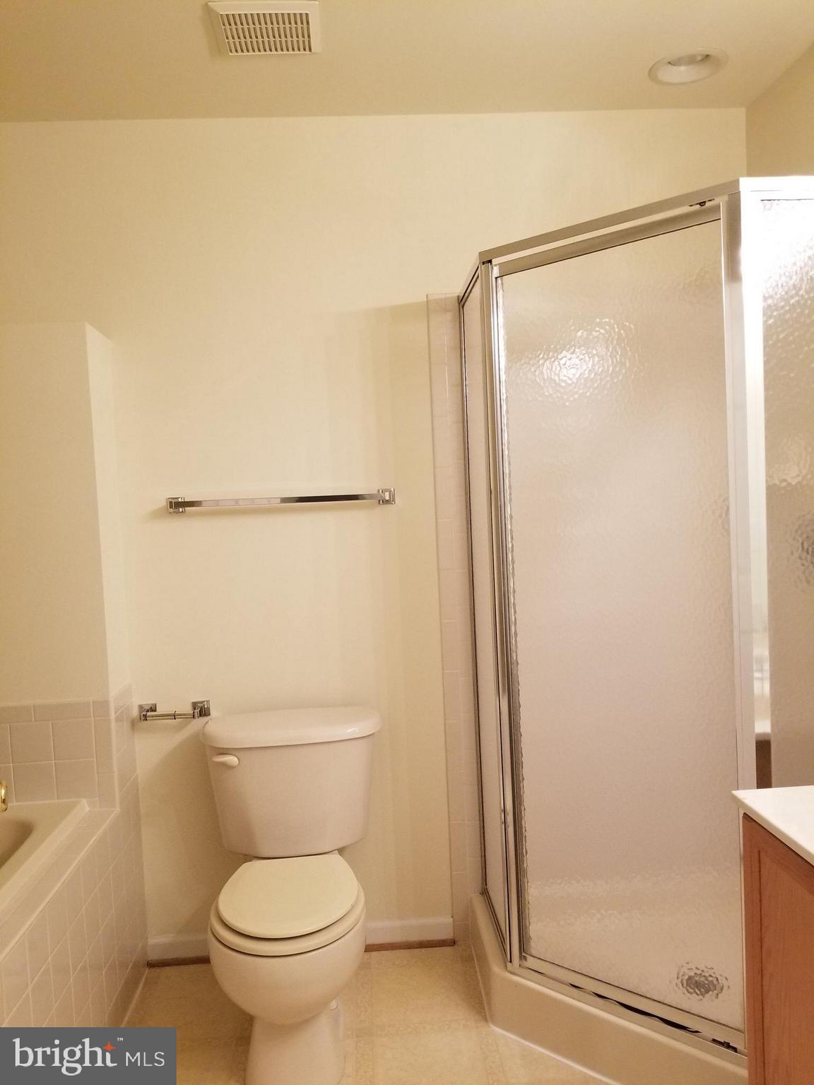 COUNTY GREEN - Residential Lease