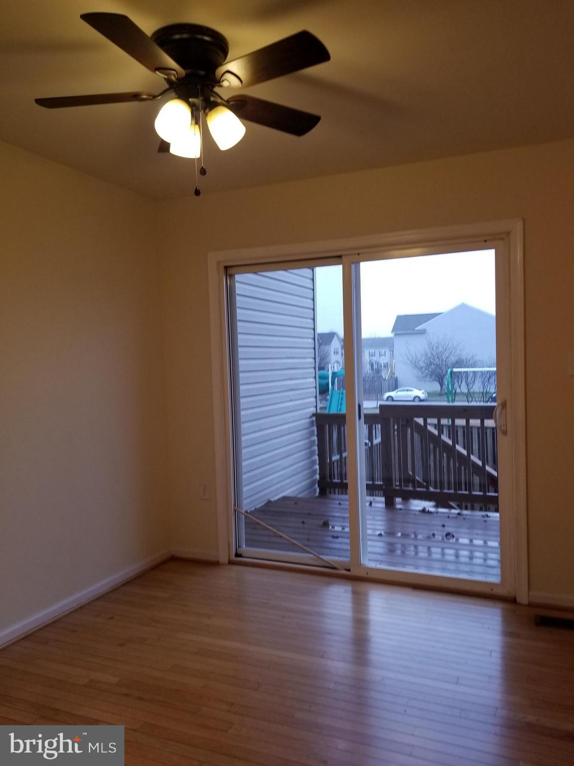 COUNTY GREEN - Residential Lease