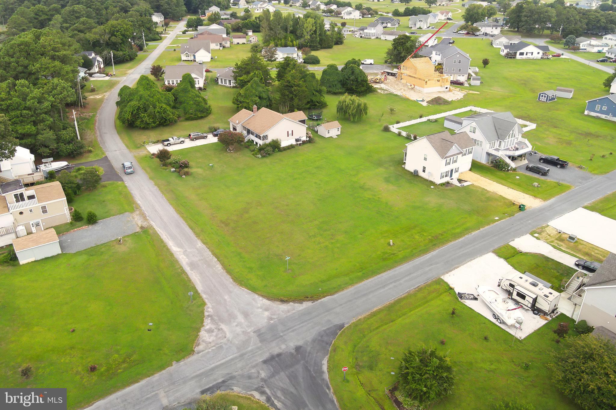 CAPTAIN'S COVE - Land