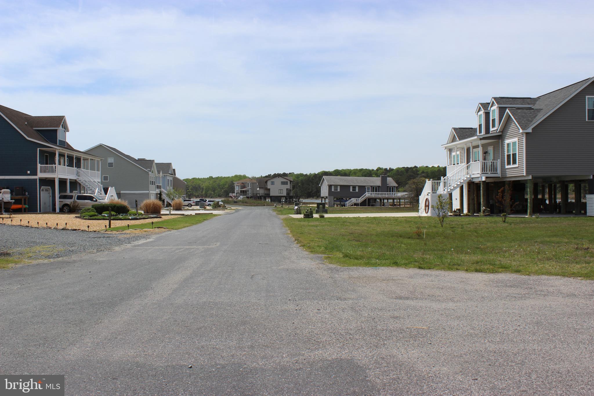 CAPTAIN'S COVE - Land