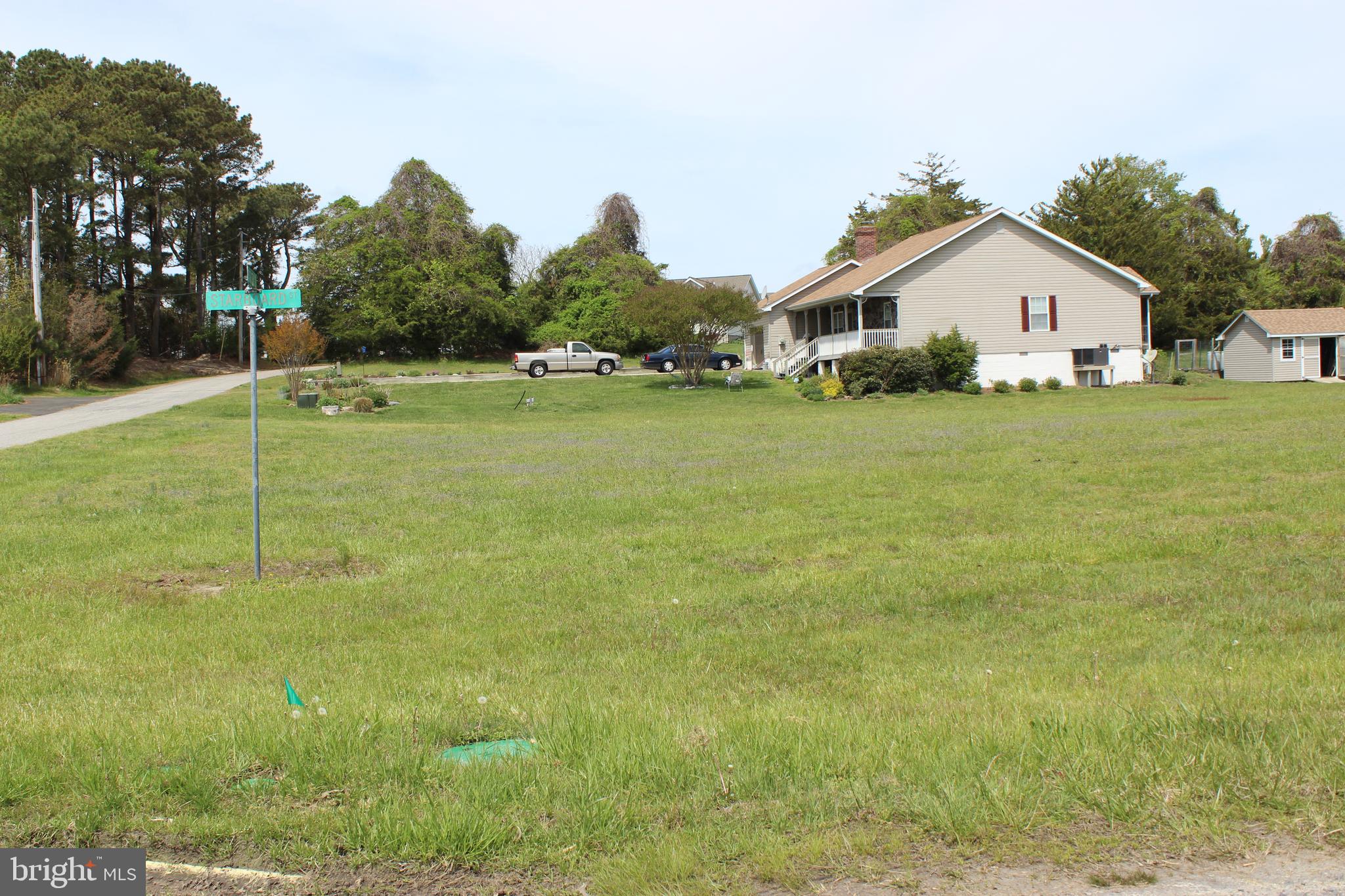 CAPTAIN'S COVE - Land