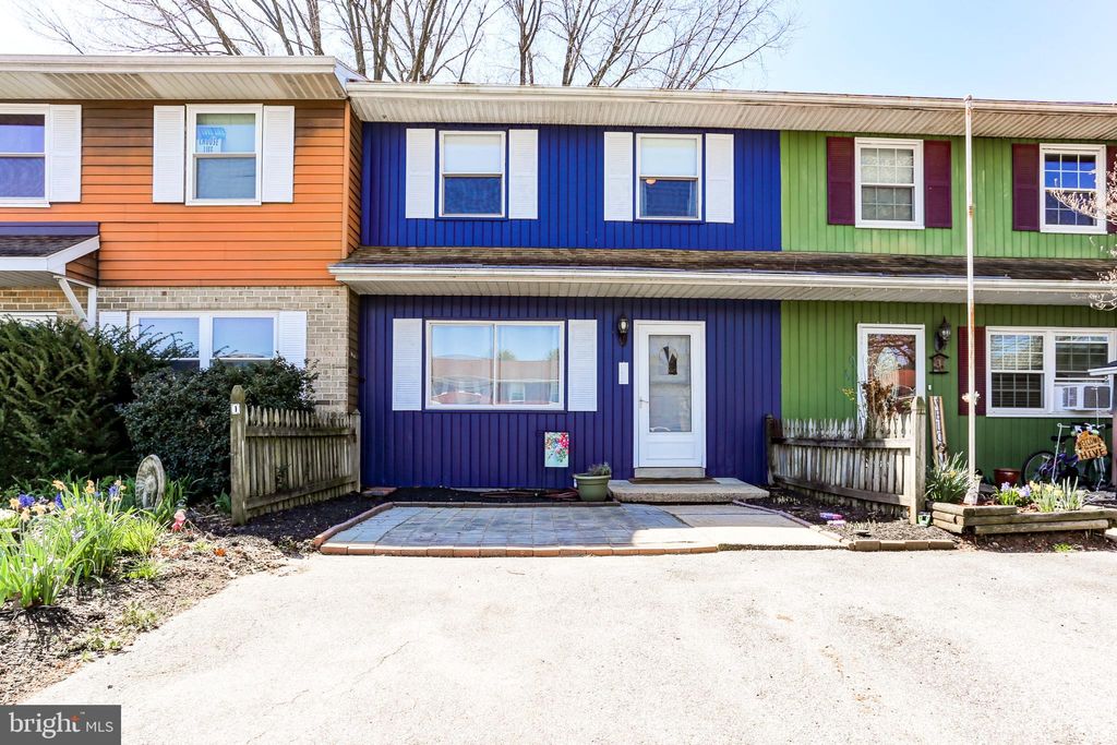 Photo of 132 MAPLEWOOD LN, MARIETTA, PA 17547 (MLS # PALA2033308)