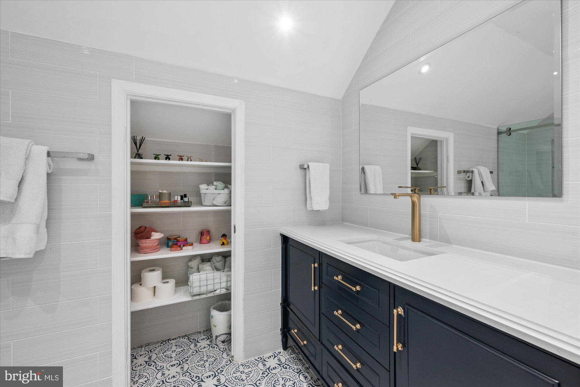 LOCUST RIDGE - Residential