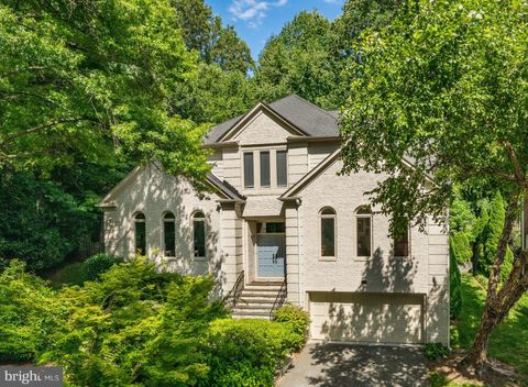 Photo of 6700 Landon Lane, BETHESDA, MD 20817 (MLS # MDMC2205816) Photo of 6700 Landon Lane, BETHESDA, MD 20817 (MLS # MDMC2205816)