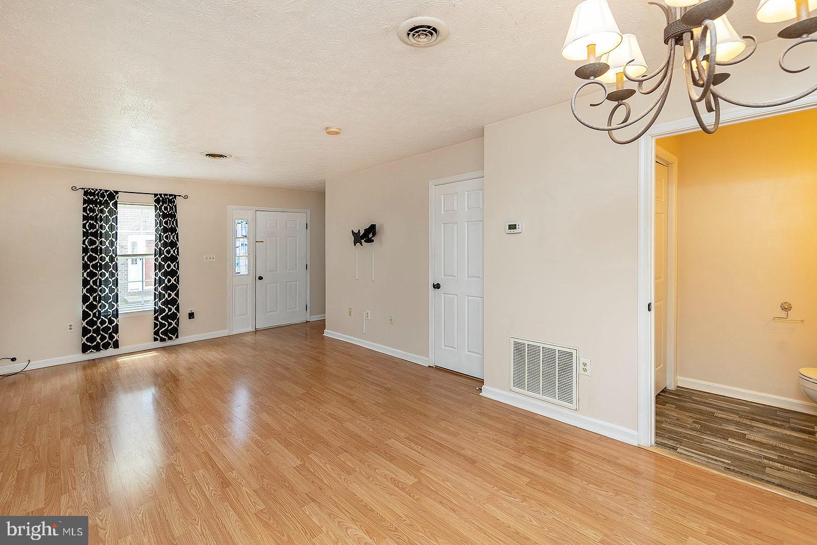 LIMESTONE COURT - Residential Lease