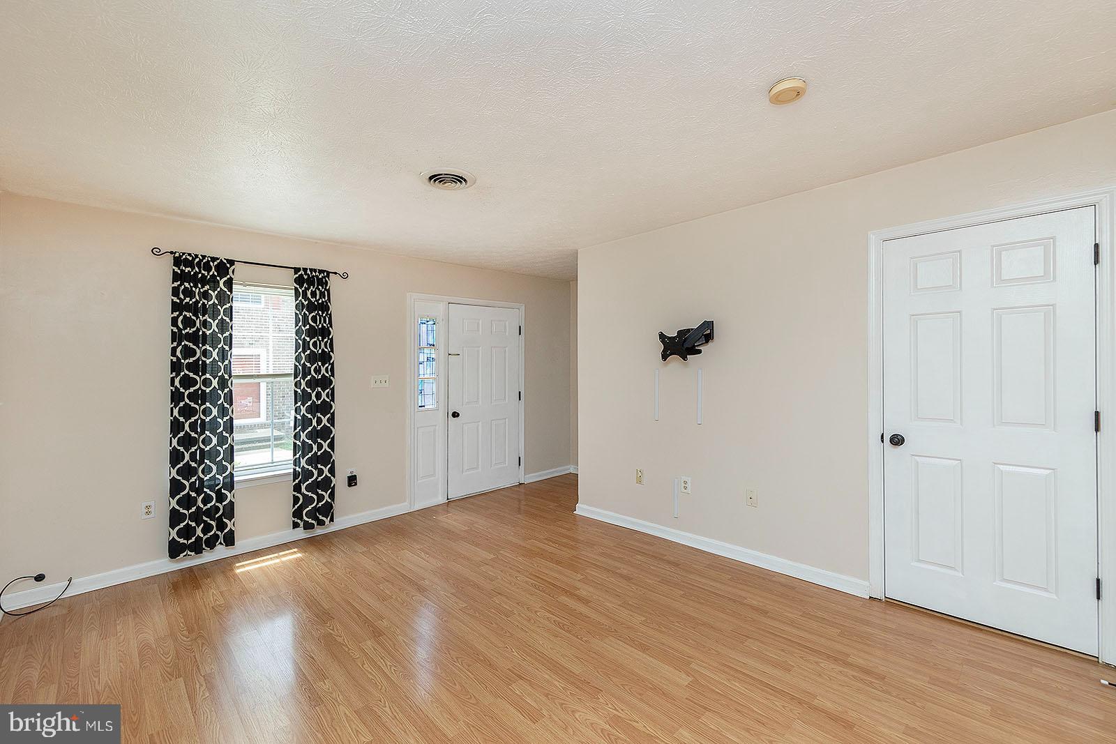 LIMESTONE COURT - Residential Lease