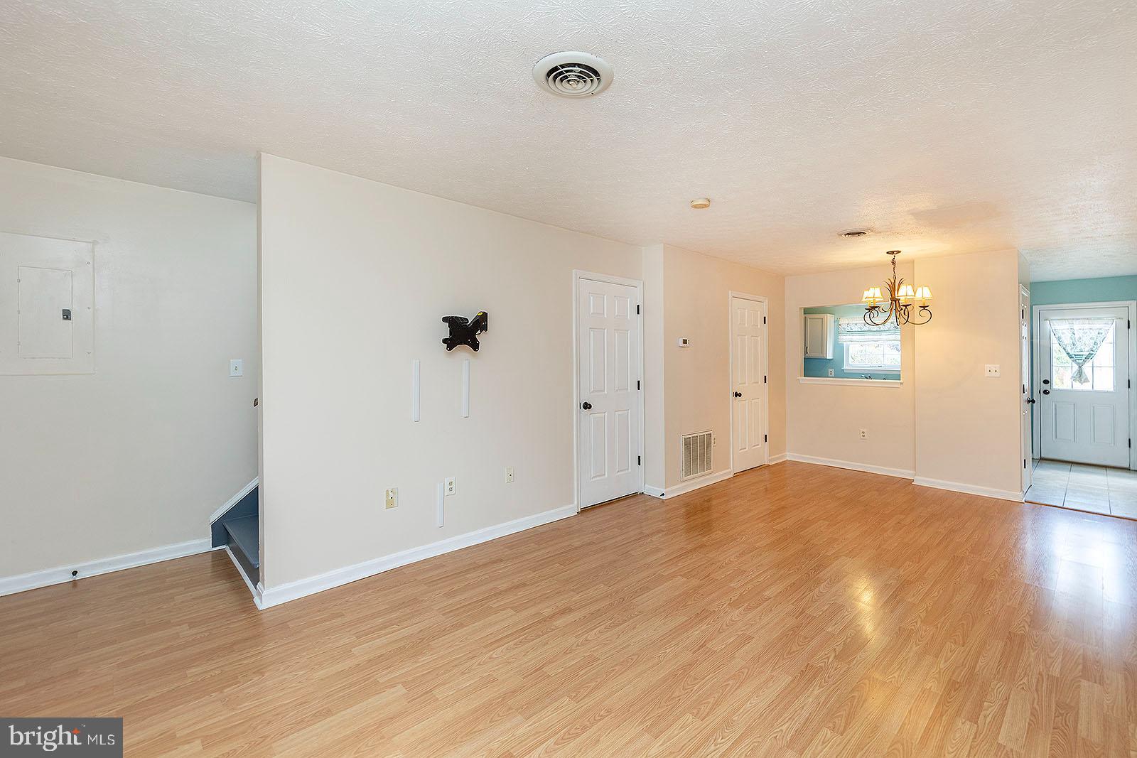 LIMESTONE COURT - Residential Lease