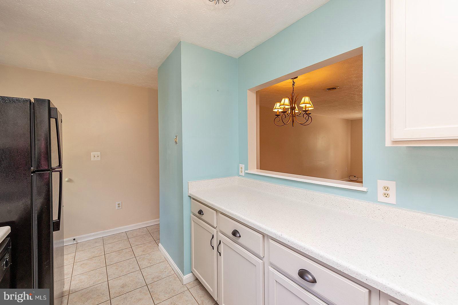 LIMESTONE COURT - Residential Lease