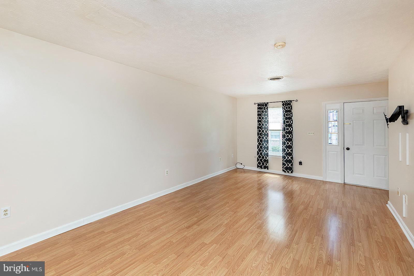 LIMESTONE COURT - Residential Lease