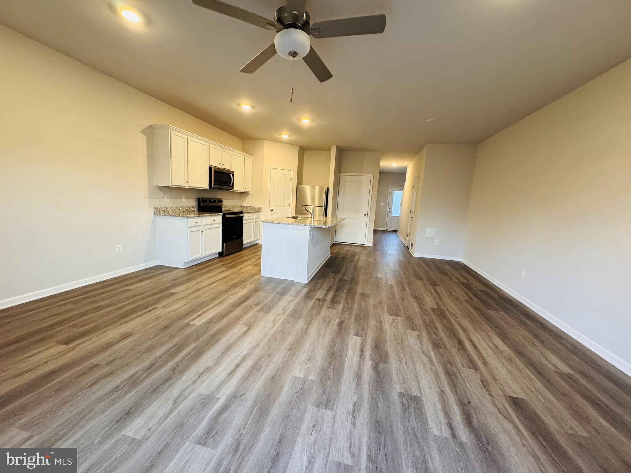 HOMEPLACE AT RIVERSIDE - Residential Lease