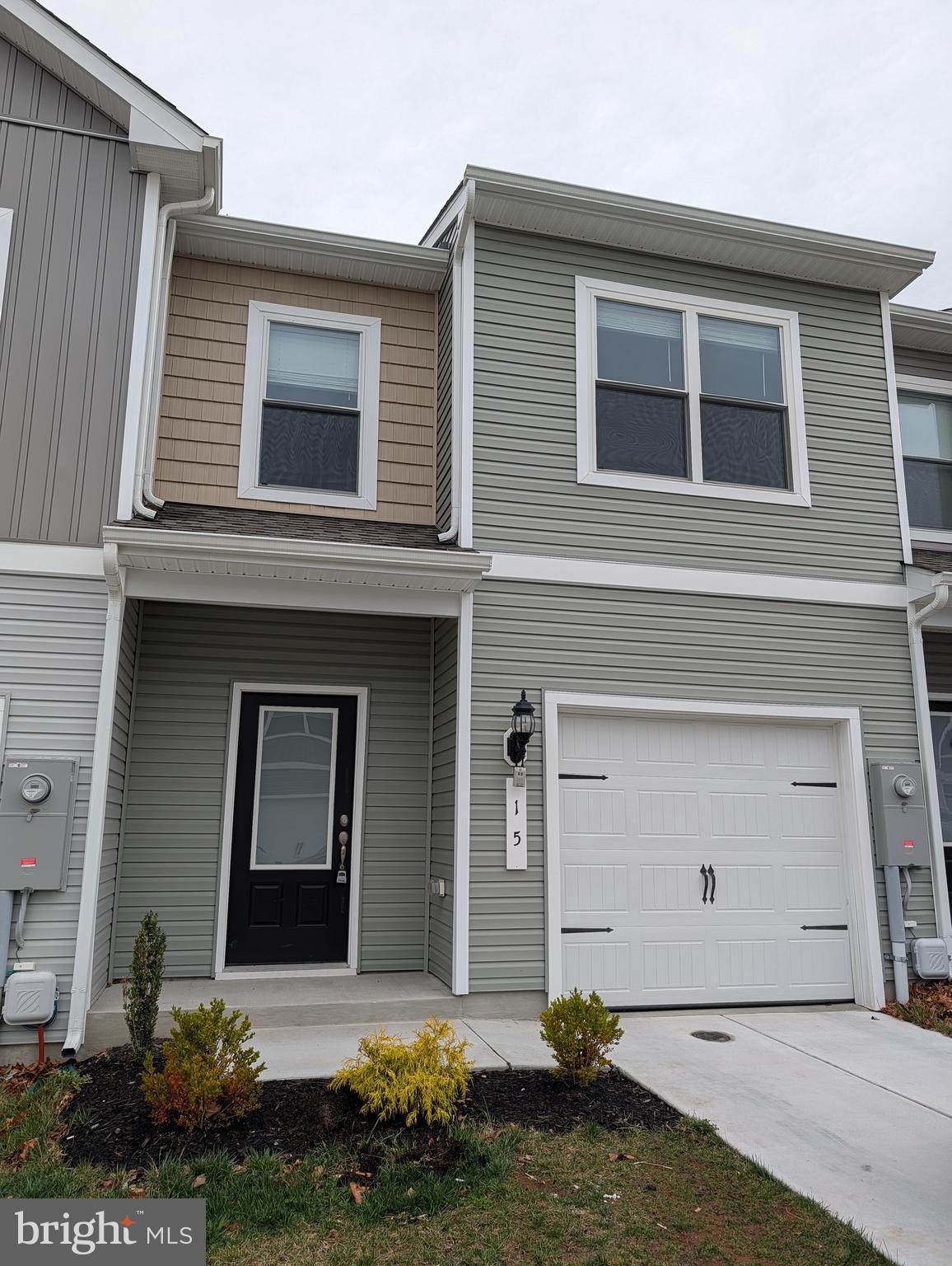 HOMEPLACE AT RIVERSIDE - Residential Lease