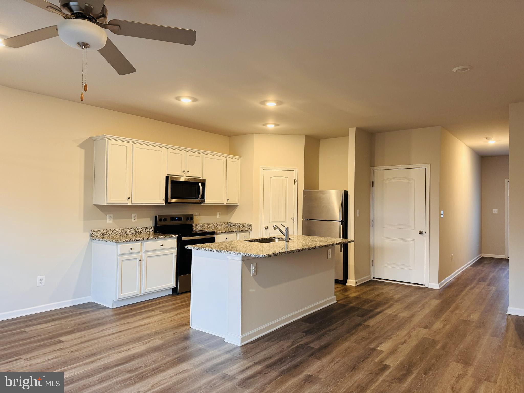 HOMEPLACE AT RIVERSIDE - Residential Lease