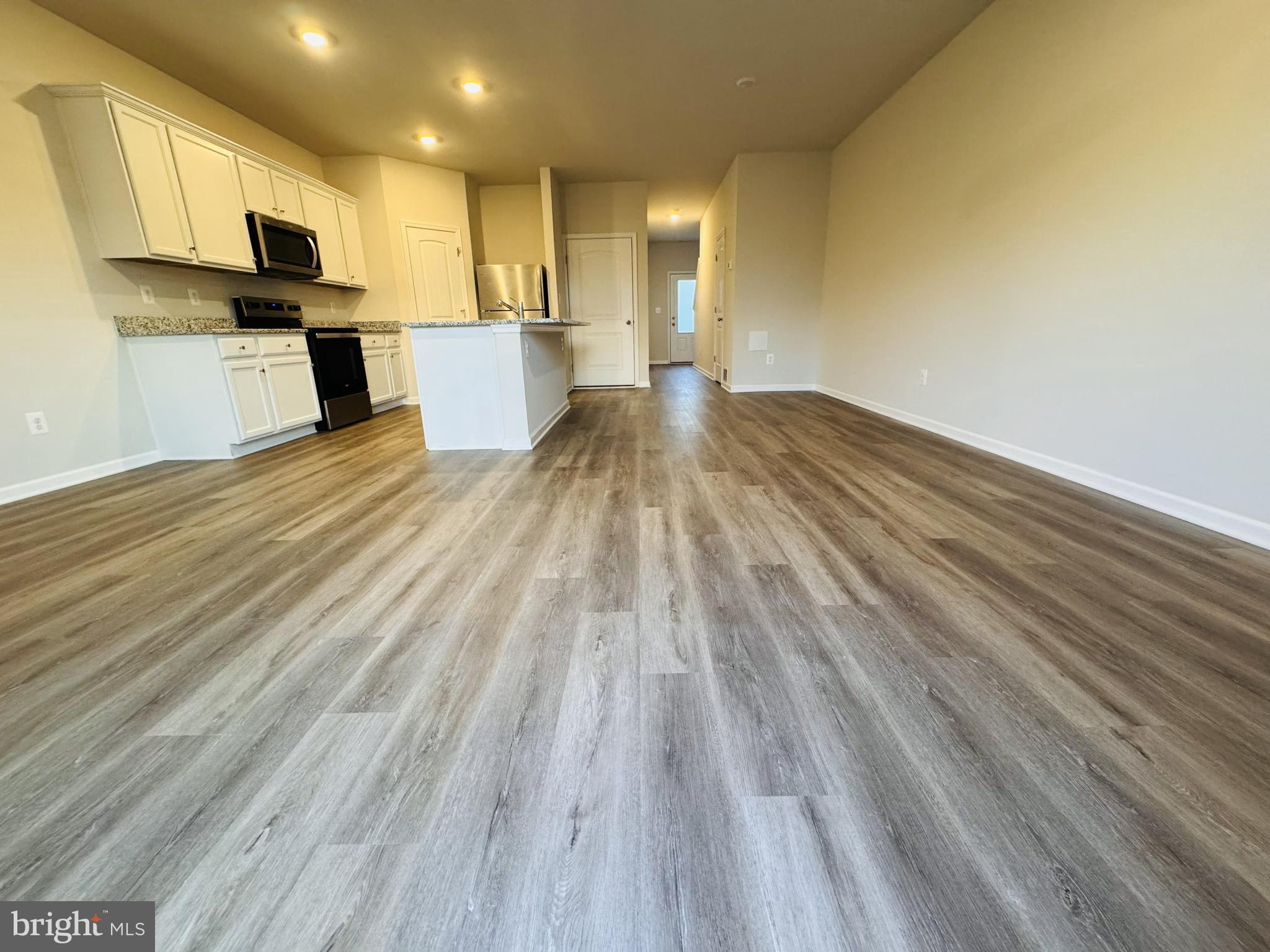 HOMEPLACE AT RIVERSIDE - Residential Lease