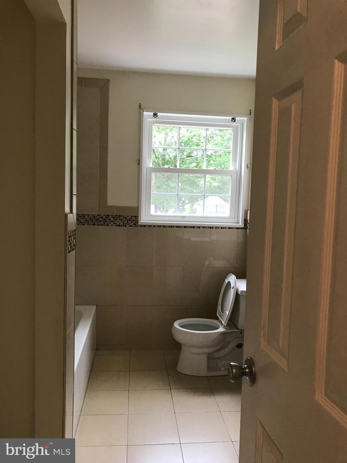 FOREST KNOLLS - Residential Lease