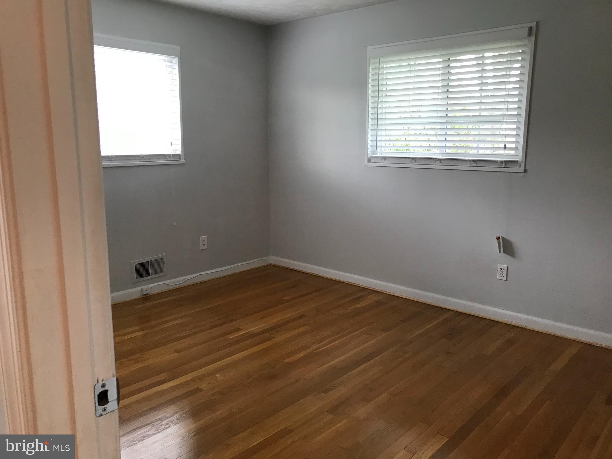 FOREST KNOLLS - Residential Lease