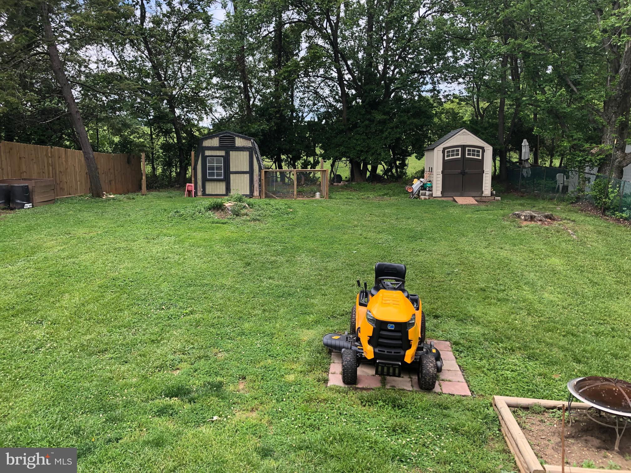 FOREST KNOLLS - Residential Lease