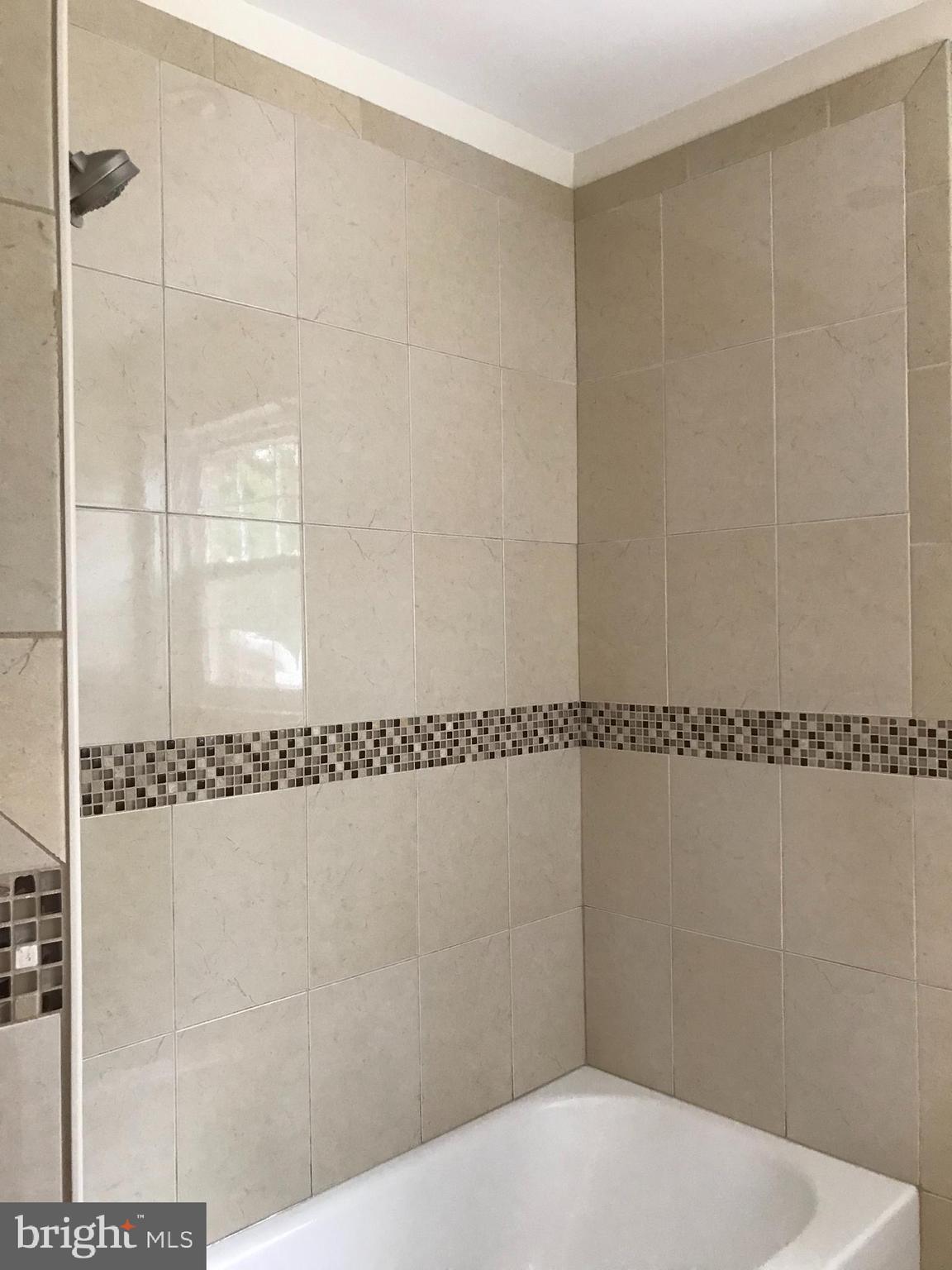 FOREST KNOLLS - Residential Lease