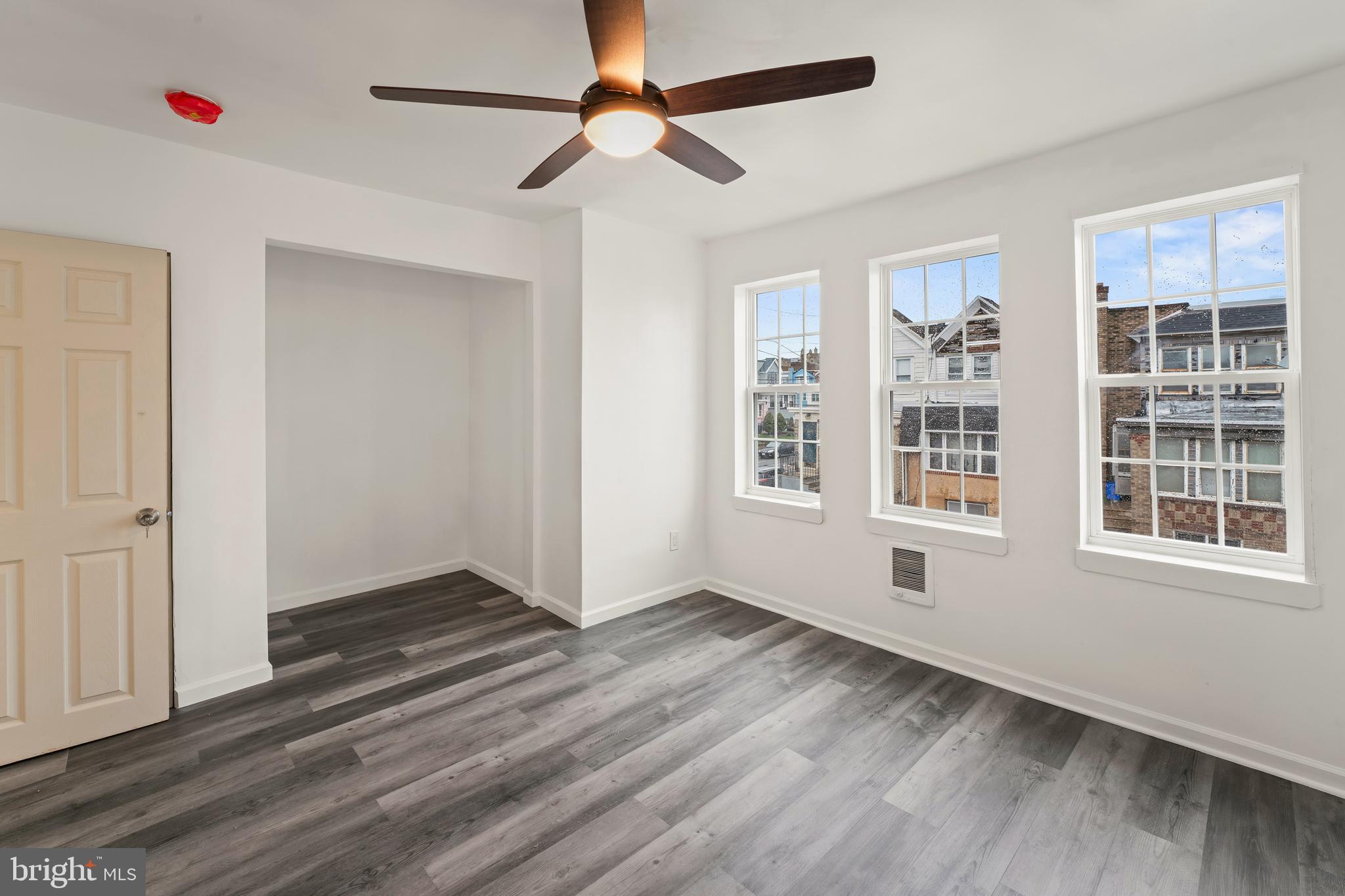 PHILADELPHIA (SOUTHWEST) - Residential