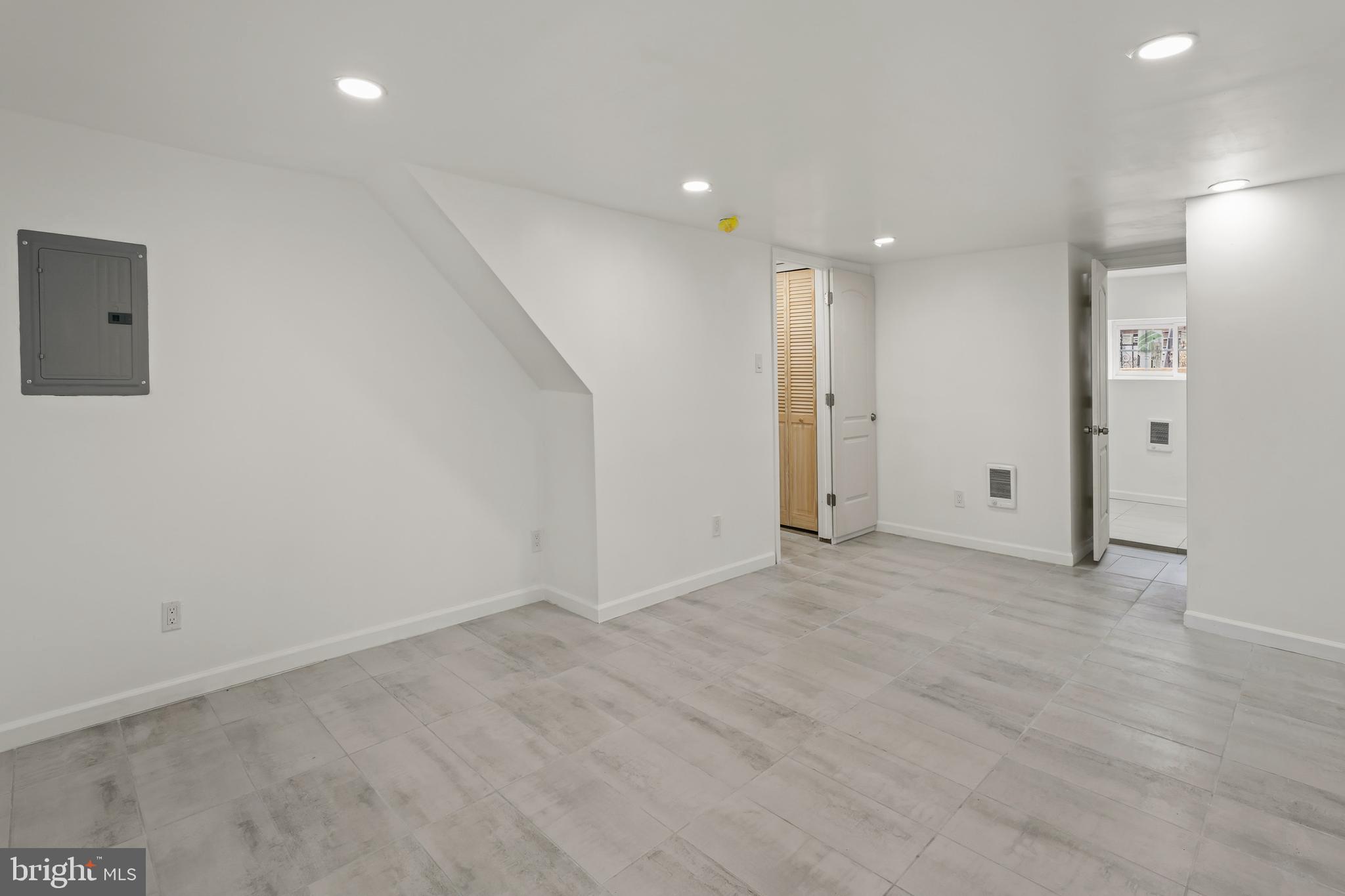 PHILADELPHIA (SOUTHWEST) - Residential