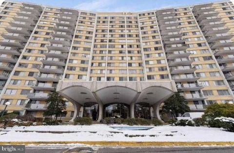 Photo of 301 N Beauregard Street #1002, ALEXANDRIA, VA 22312 (MLS # VAAX2059570)