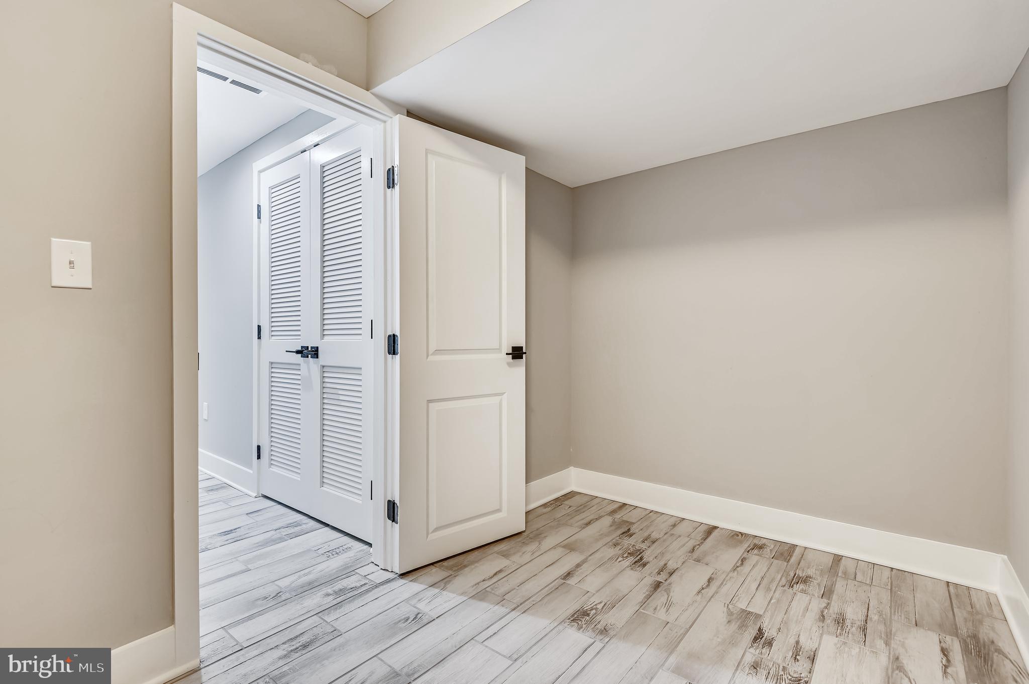 RIVERSIDE - Residential