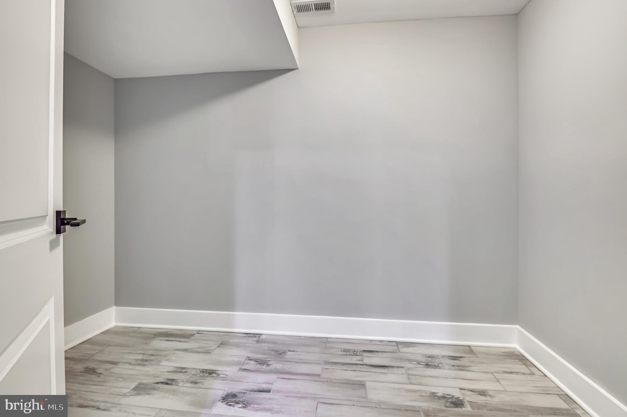 RIVERSIDE - Residential