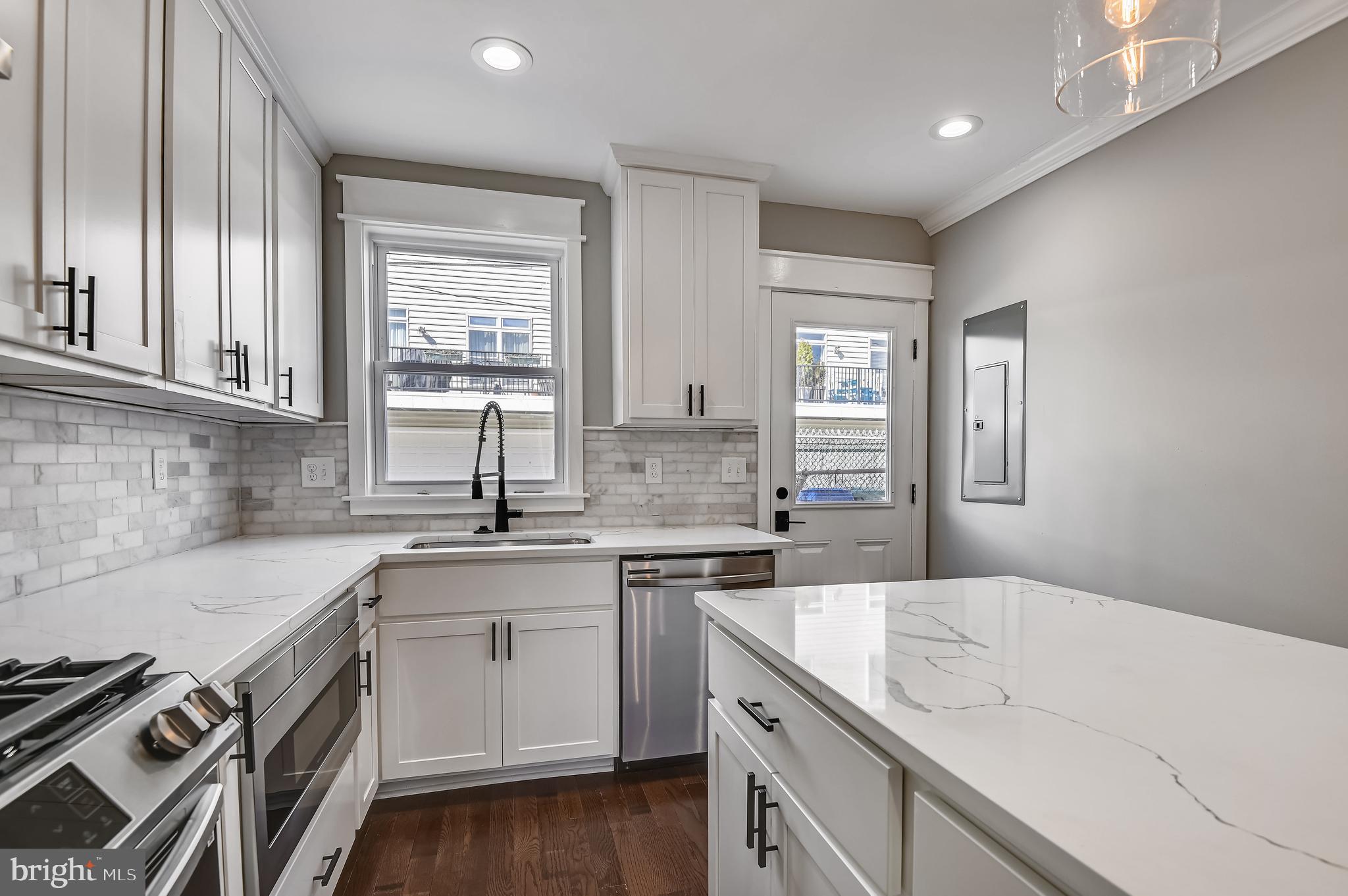 RIVERSIDE - Residential