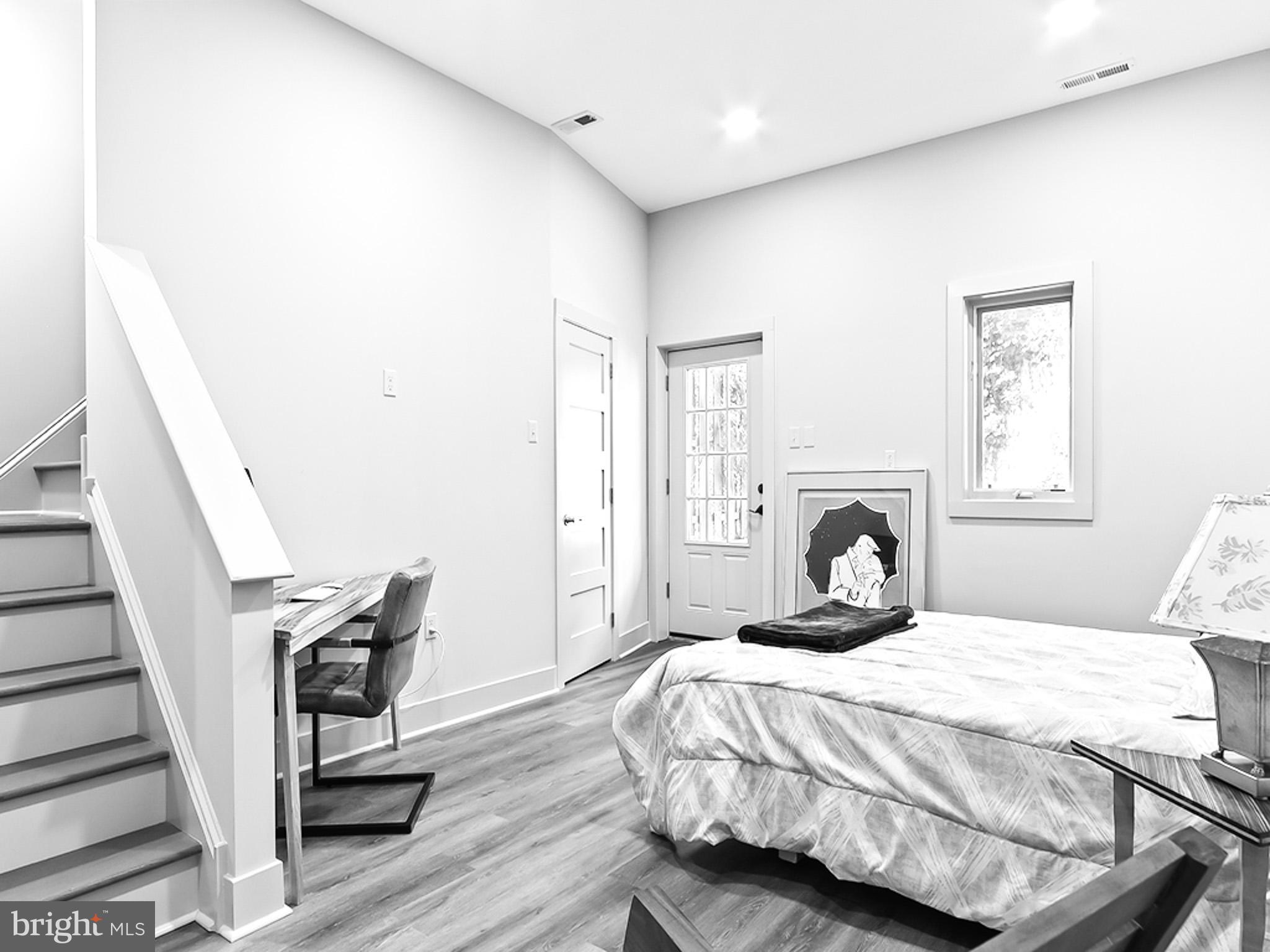 GRADUATE HOSPITAL - Residential