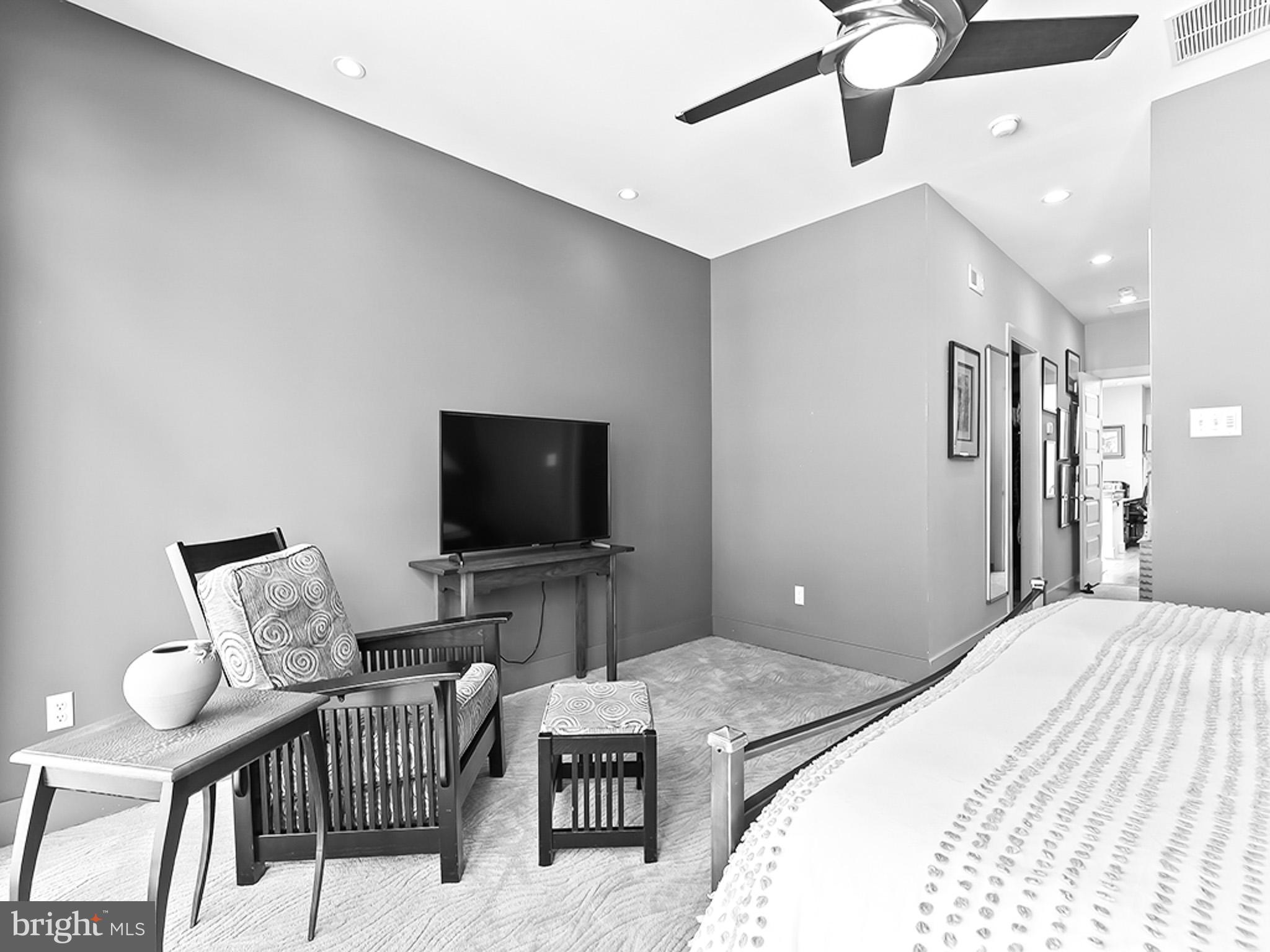 GRADUATE HOSPITAL - Residential