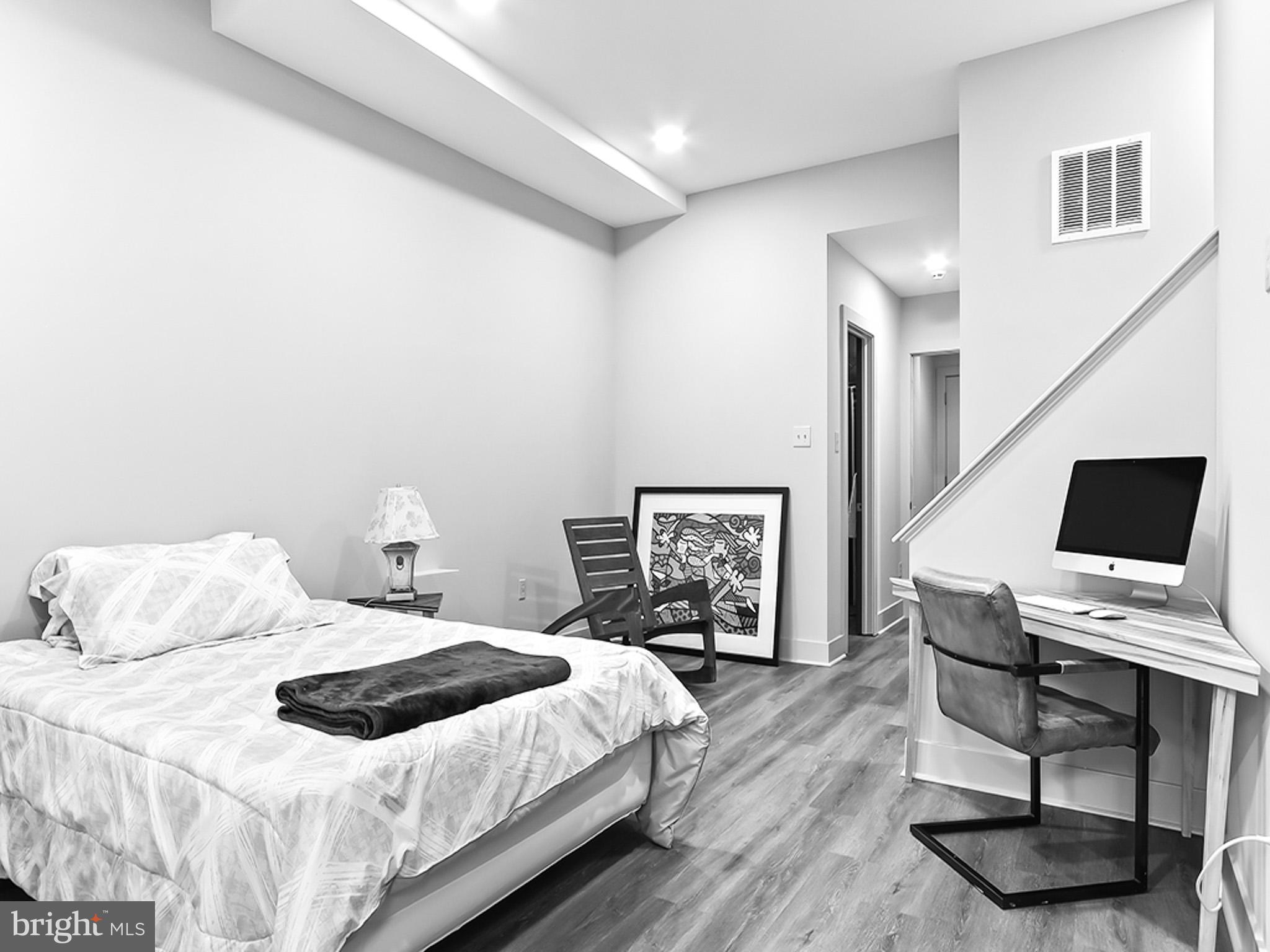 GRADUATE HOSPITAL - Residential