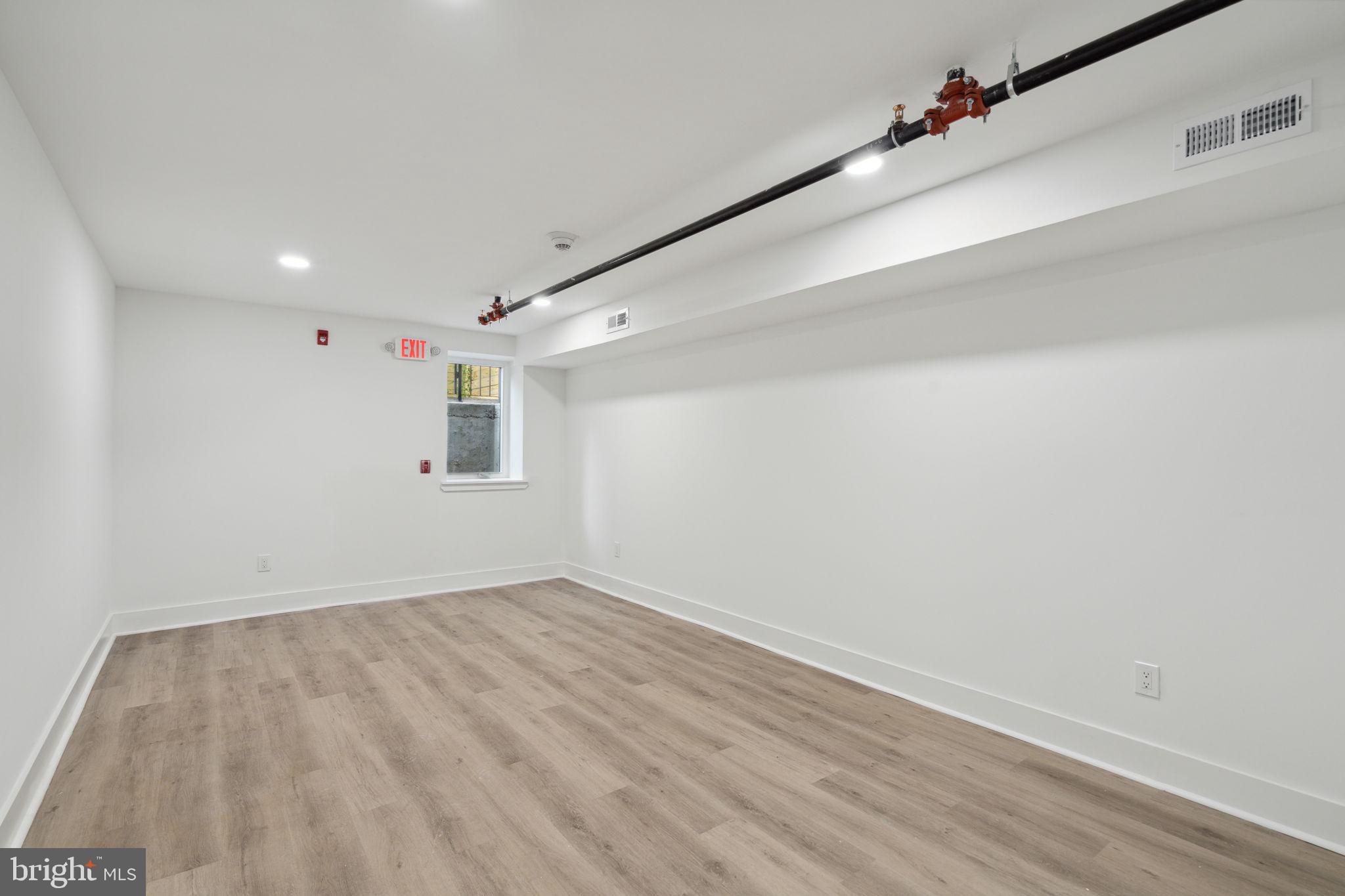 OLDE KENSINGTON - Residential Lease