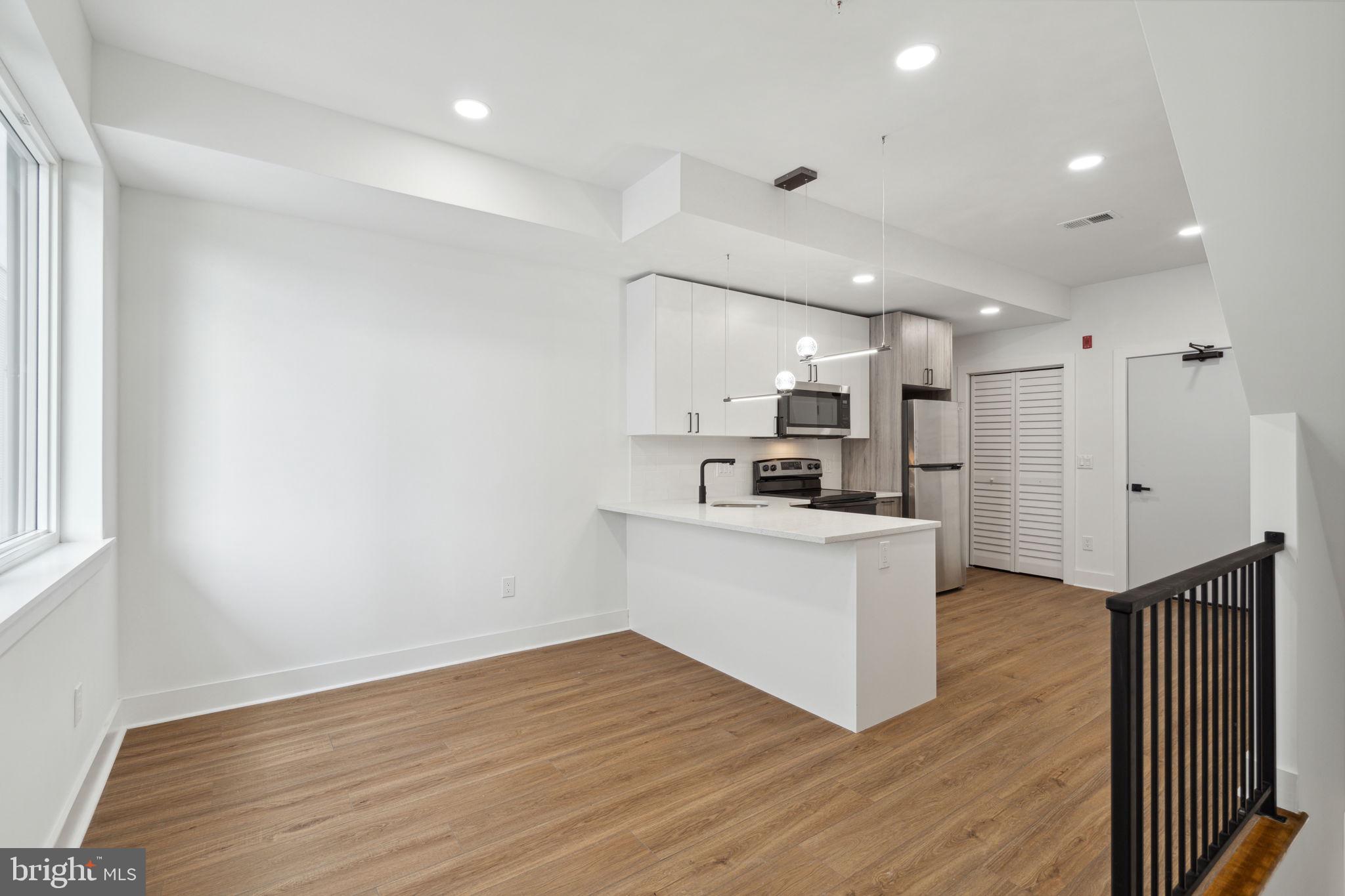 OLDE KENSINGTON - Residential Lease