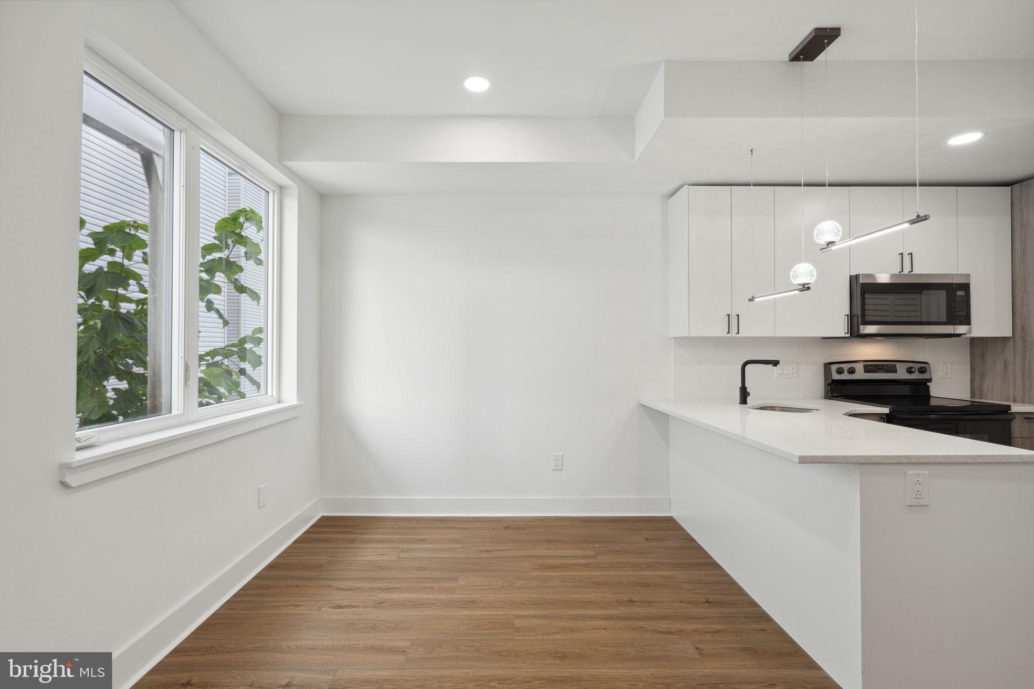 OLDE KENSINGTON - Residential Lease