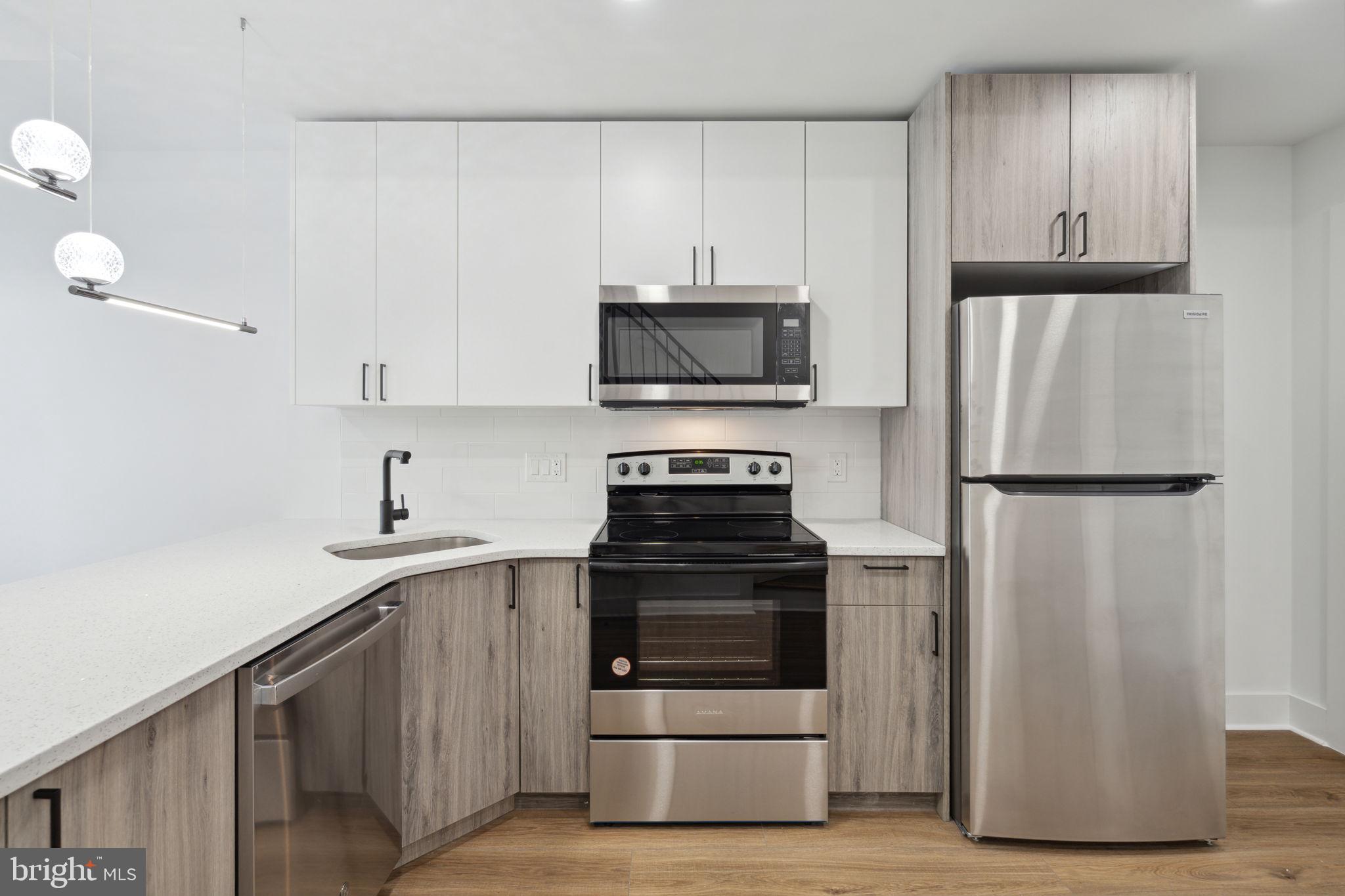 OLDE KENSINGTON - Residential Lease