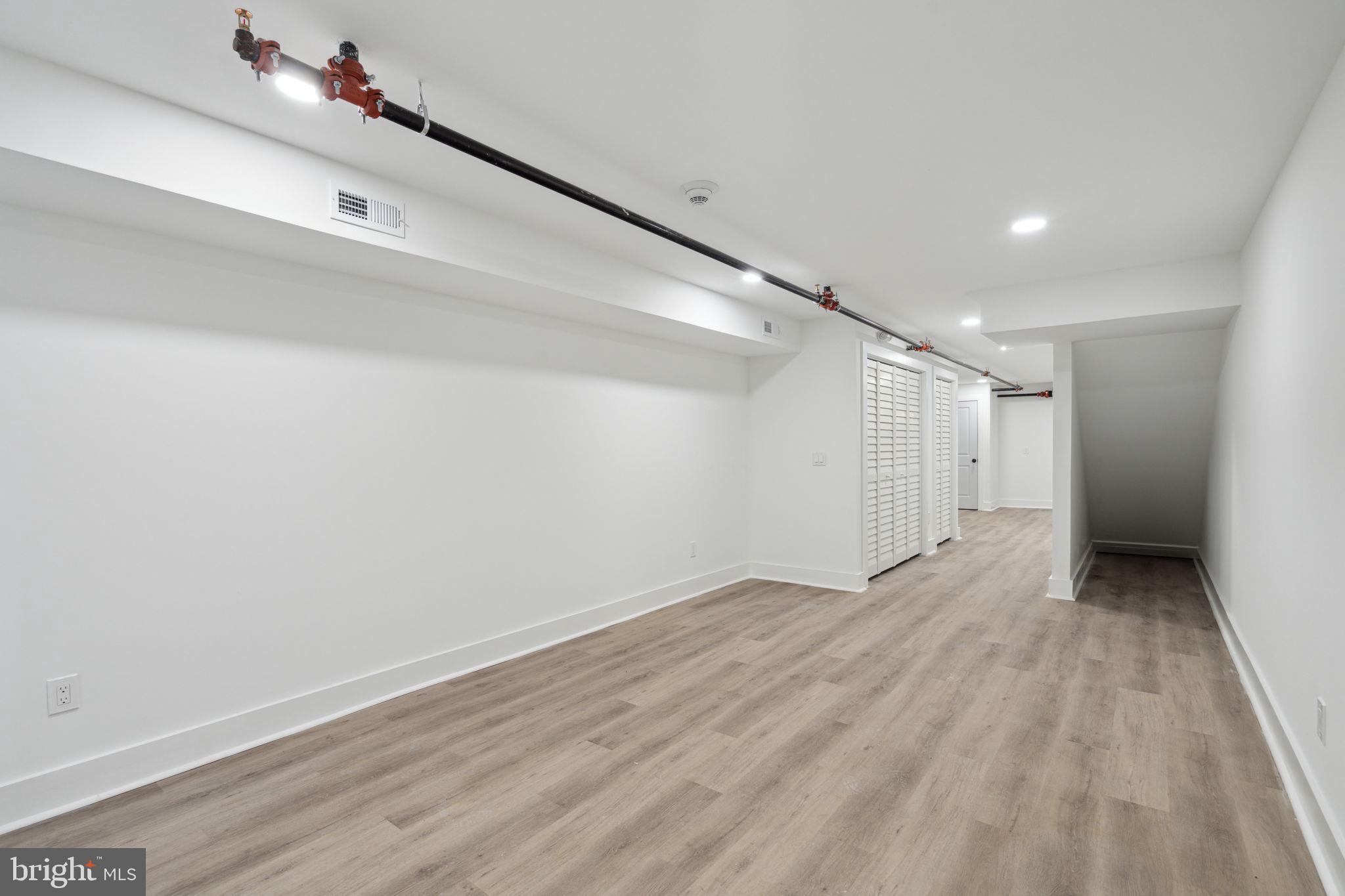 OLDE KENSINGTON - Residential Lease