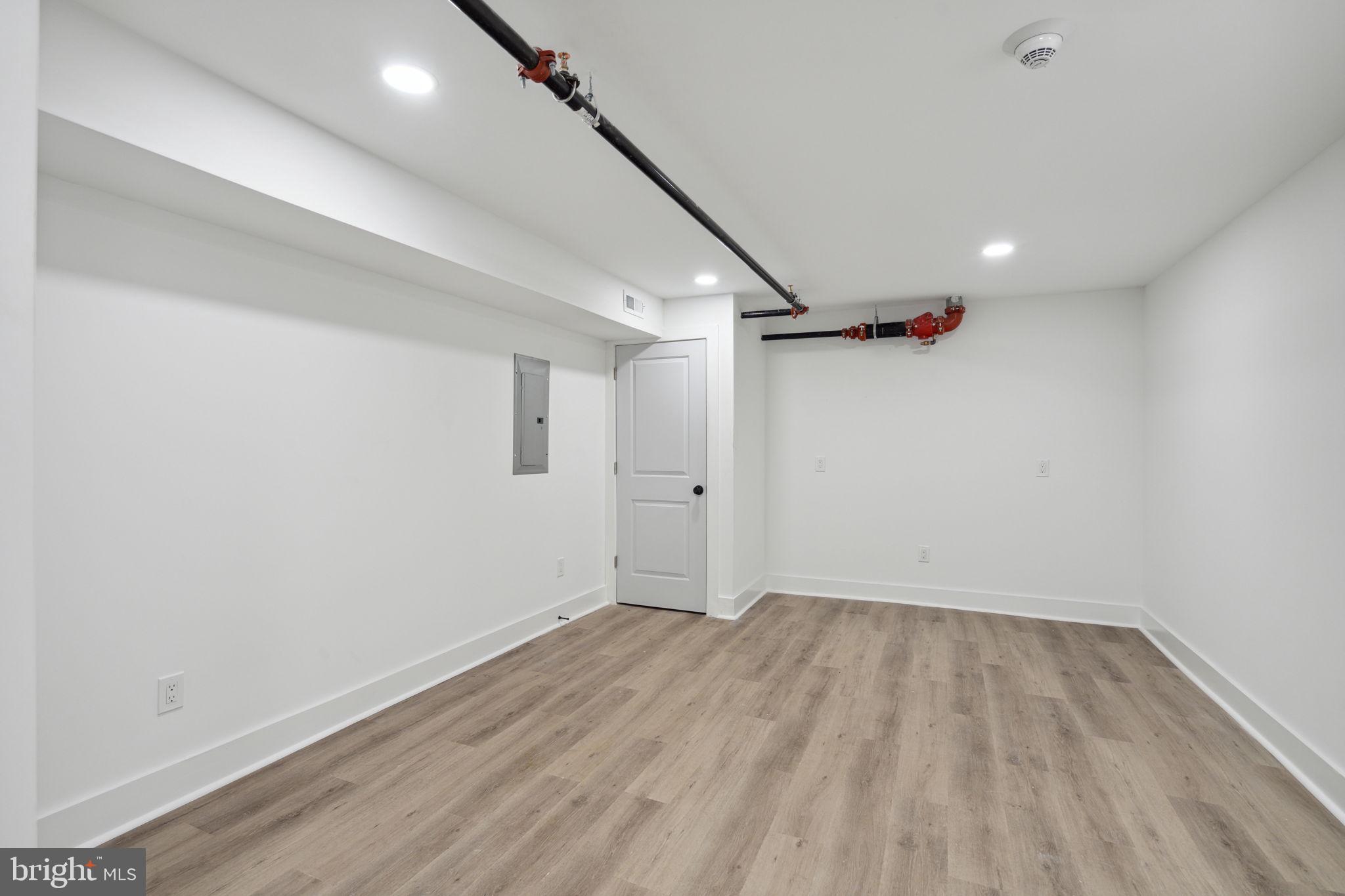 OLDE KENSINGTON - Residential Lease