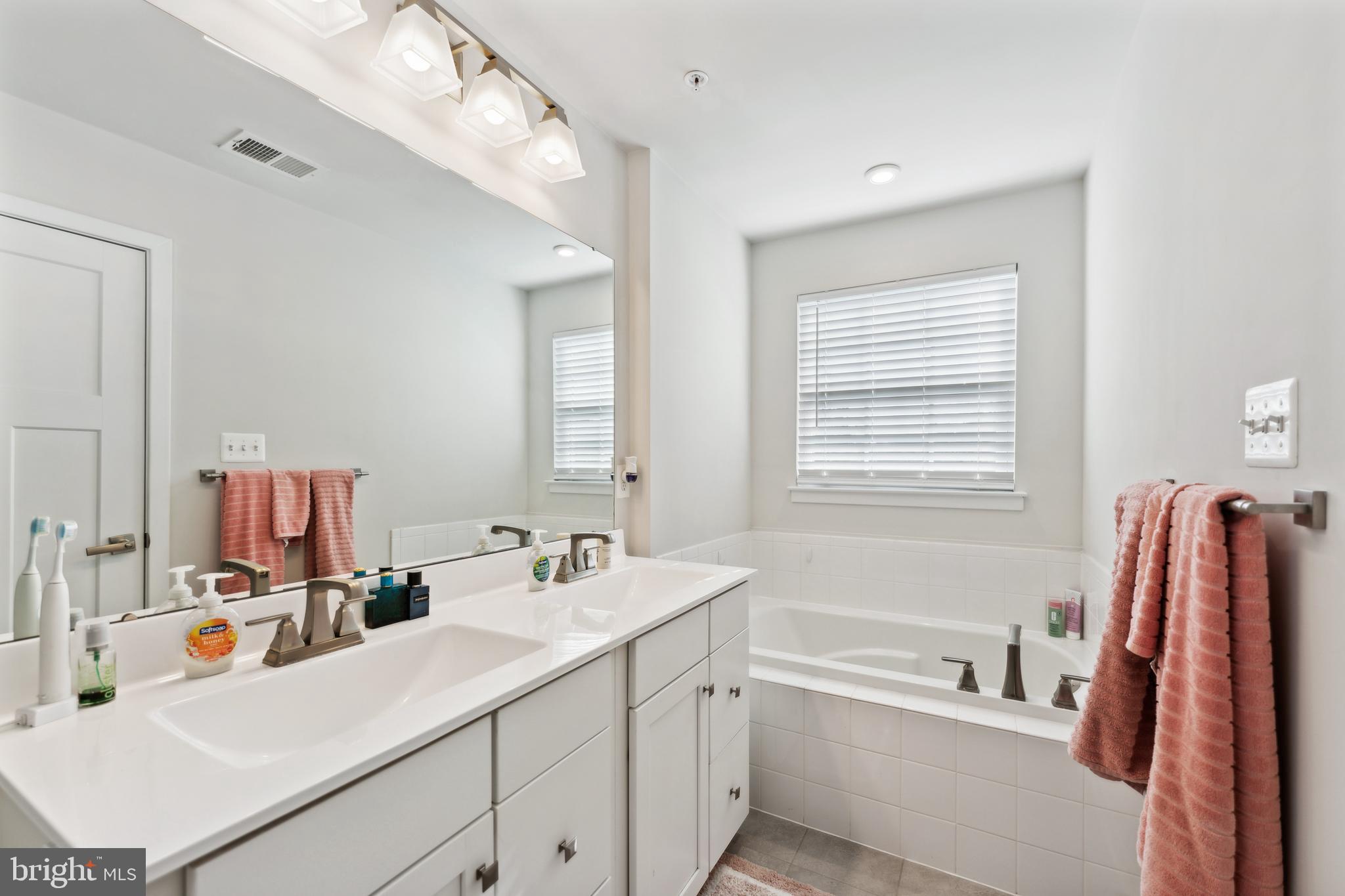 HOLLY RIDGE - Residential